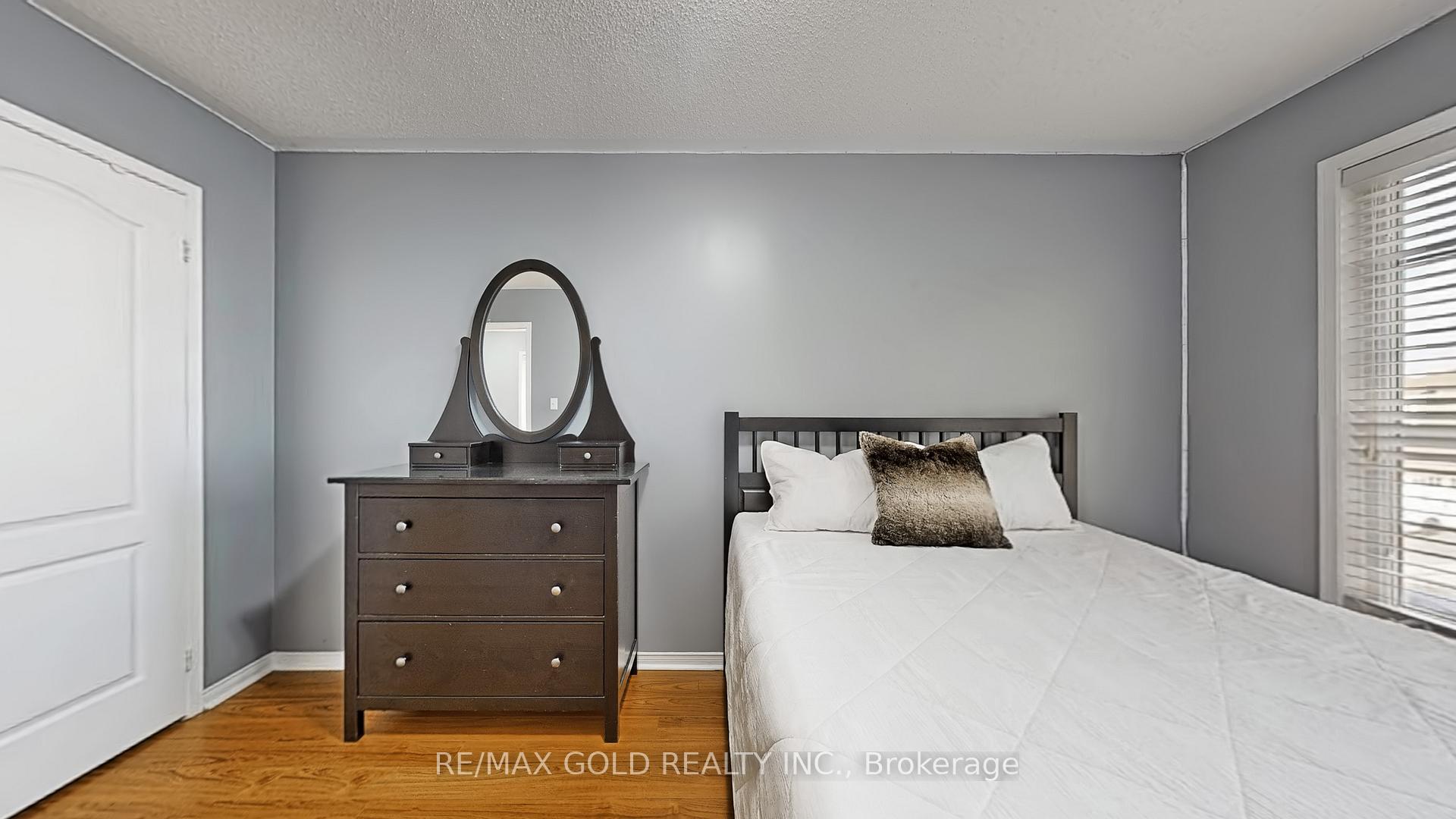 Photo 15 of 64 Sweet Clover Crescent, Brampton, Sandringham-Wellington — HOMEH