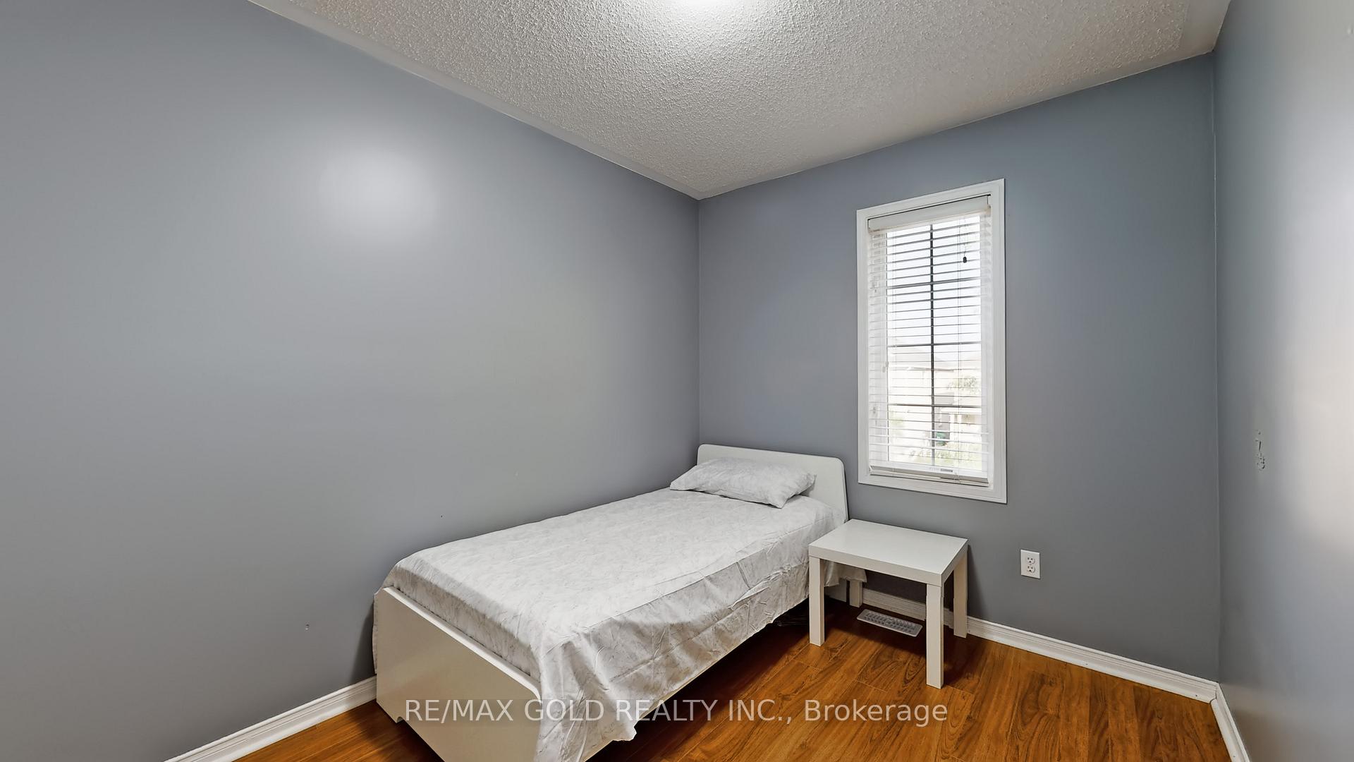 Photo 41 of 64 Sweet Clover Crescent, Brampton, Sandringham-Wellington — HOMEH