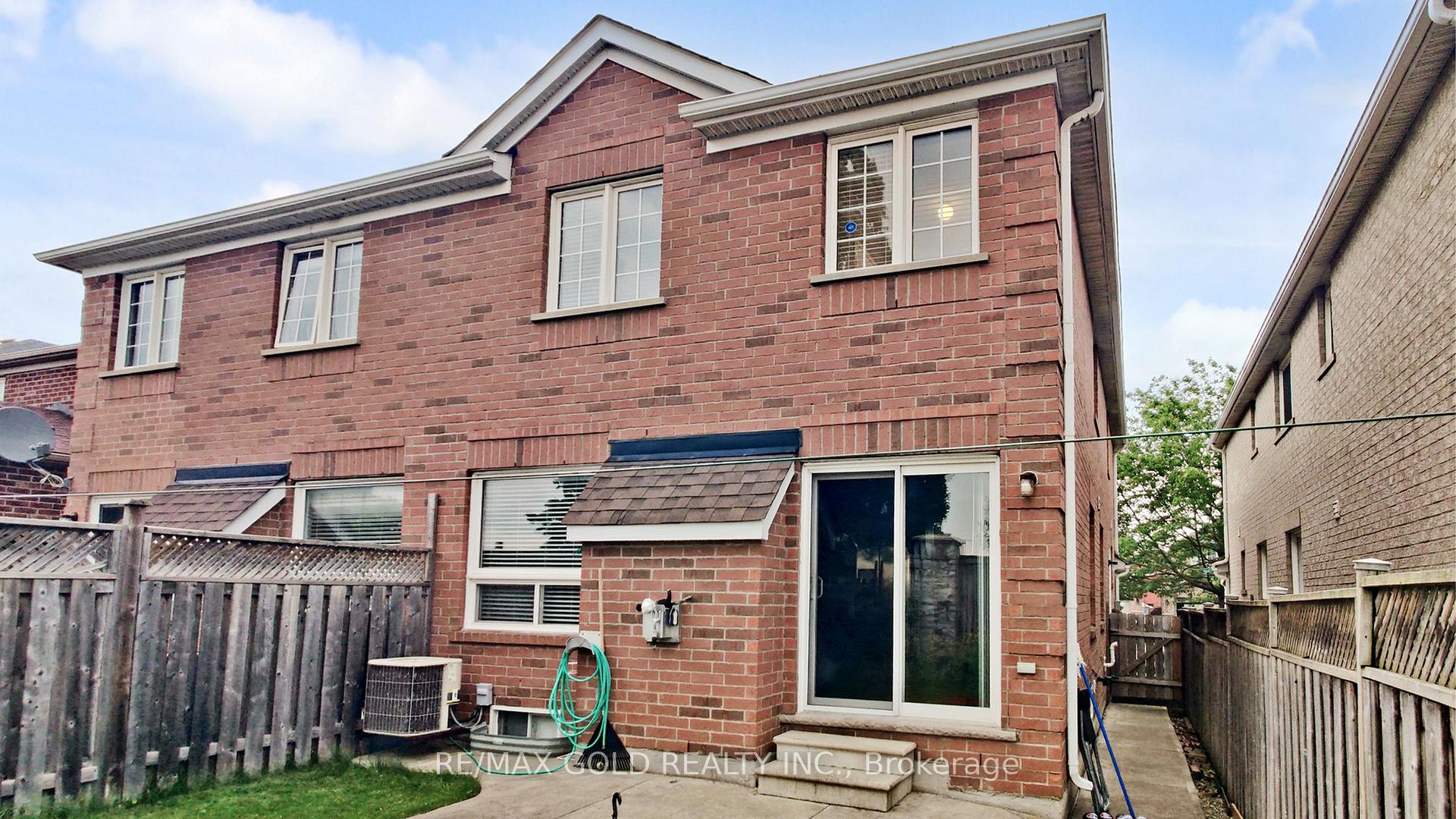 Photo 38 of 64 Sweet Clover Crescent, Brampton, Sandringham-Wellington — HOMEH