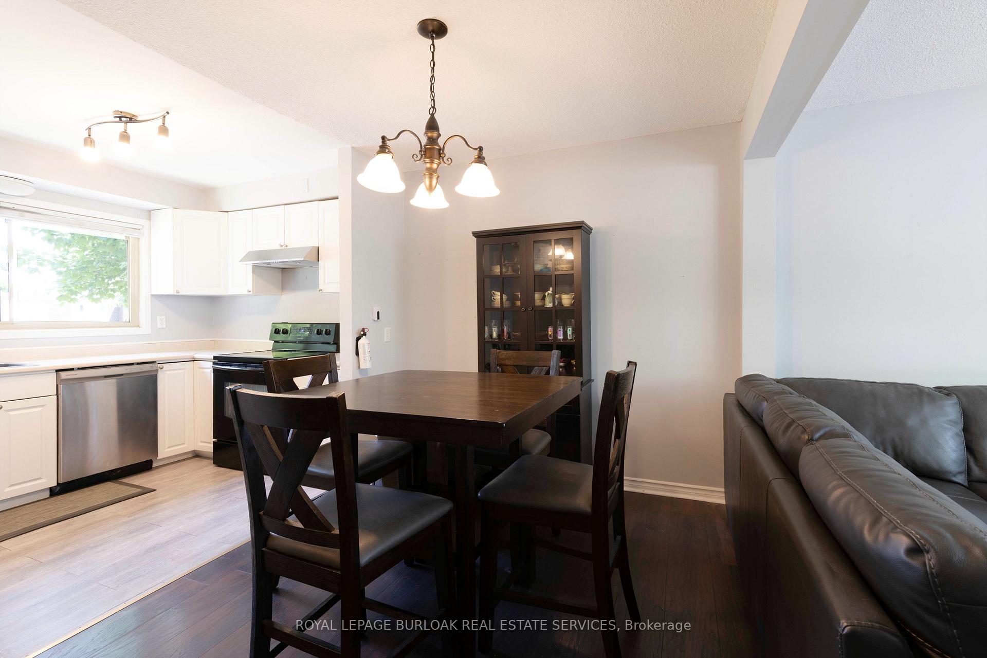 Photo 4 of Unit 16, 125 Bonaventure Drive, Hamilton, Gilbert — HOMEH