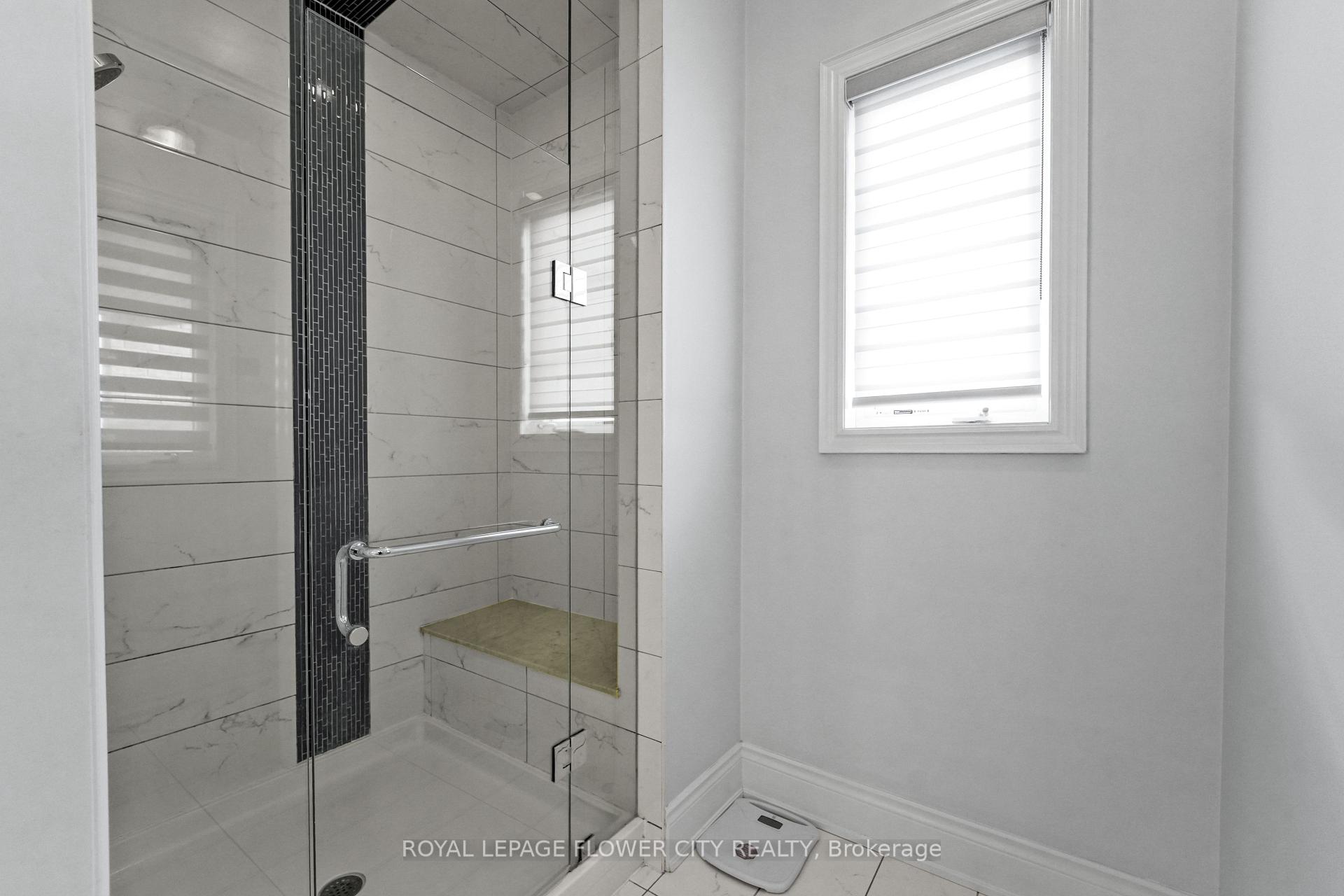 Photo 37 of 40 Quintette Close, Brampton, Toronto Gore Rural Estate — HOMEH