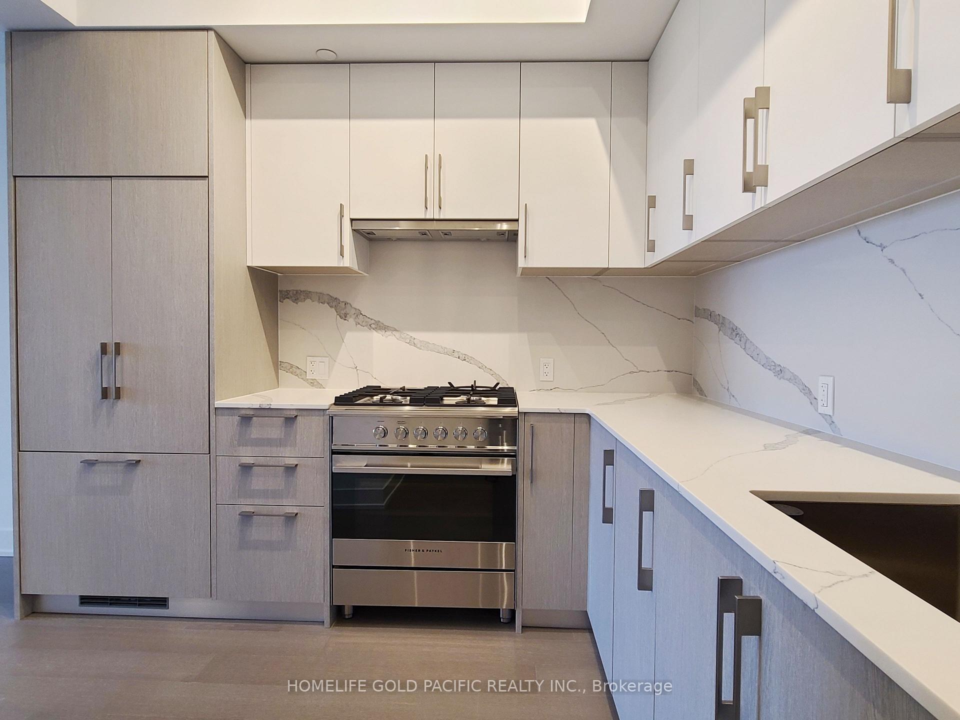 Photo 6 of Unit 902, 8 Manor Road W, Toronto, Yonge-Eglinton — HOMEH