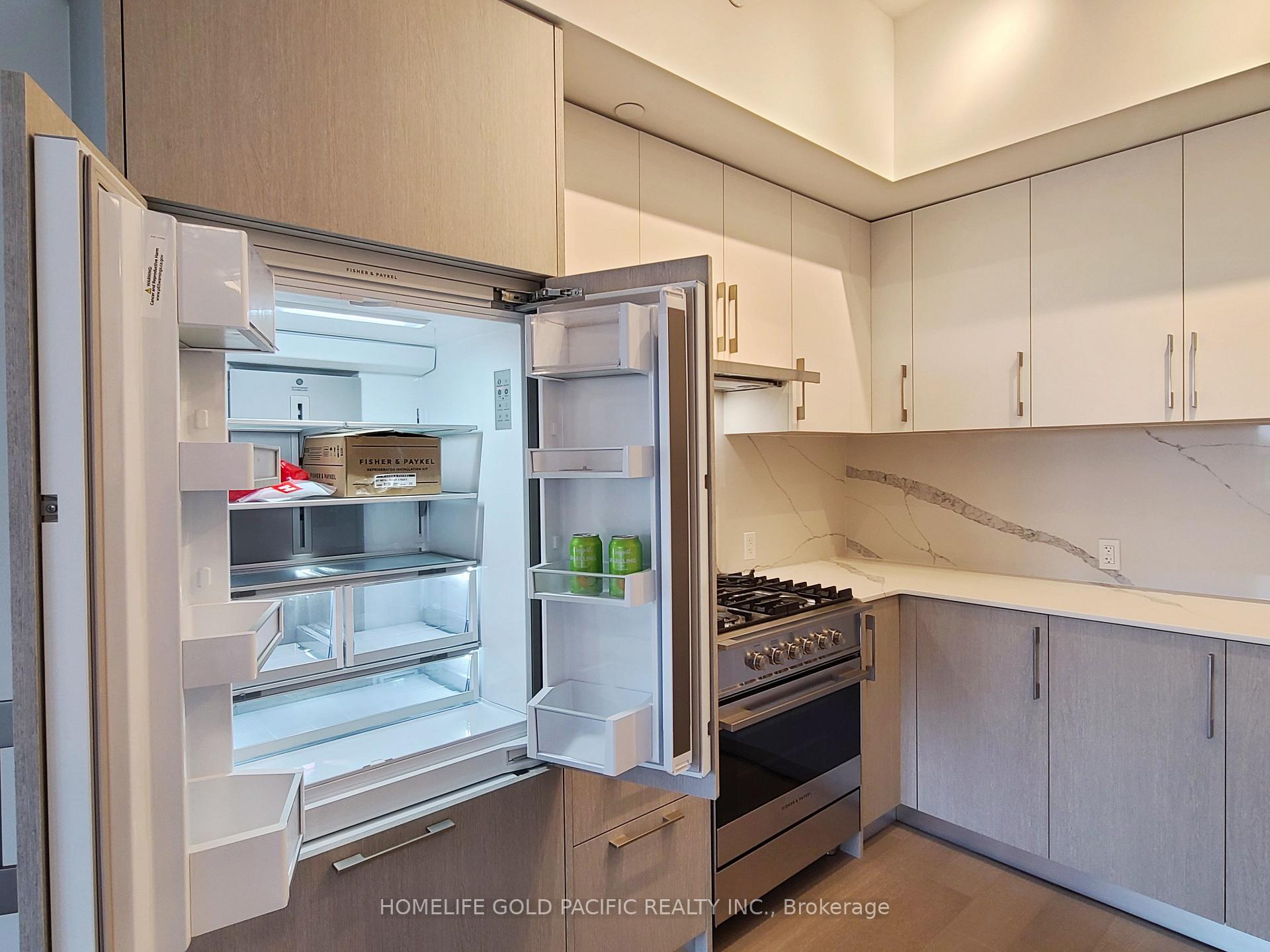 Photo 8 of Unit 902, 8 Manor Road W, Toronto, Yonge-Eglinton — HOMEH
