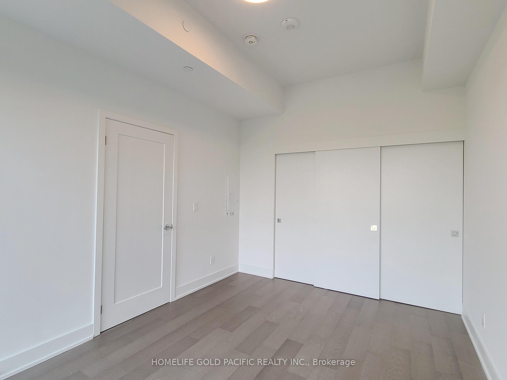 Photo 11 of Unit 902, 8 Manor Road W, Toronto, Yonge-Eglinton — HOMEH