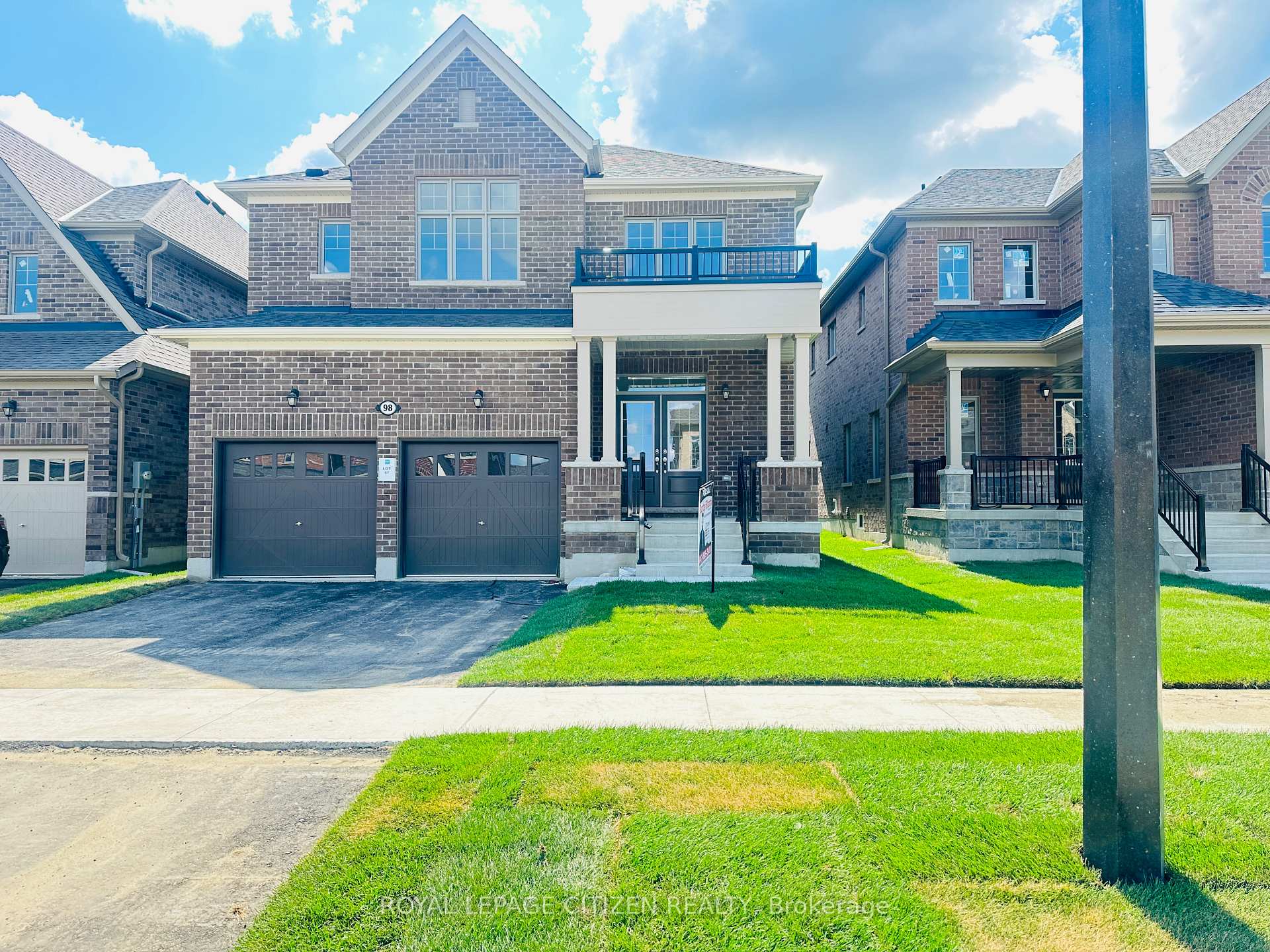 Front of 98 North Garden Boulevard W