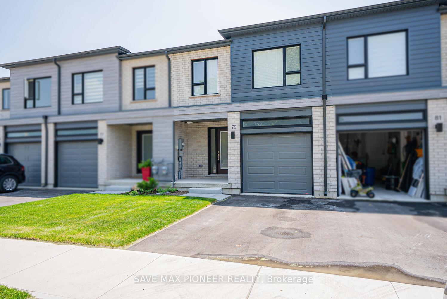 Photo 2 of 79 Queensbrook Crescent, Cambridge — HOMEH