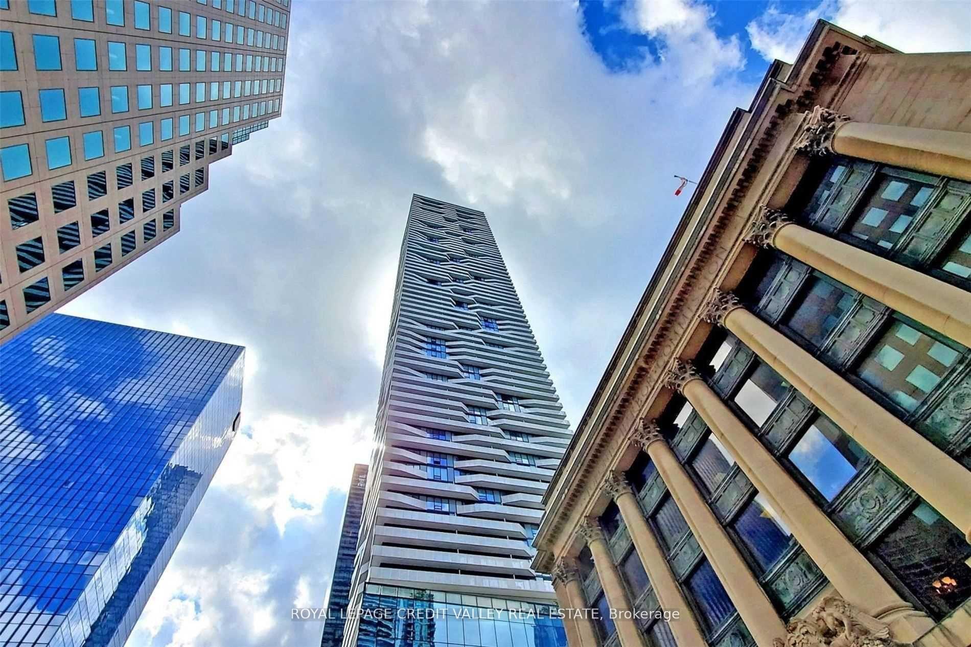 Front of Unit 4907, 88 Harbour Street