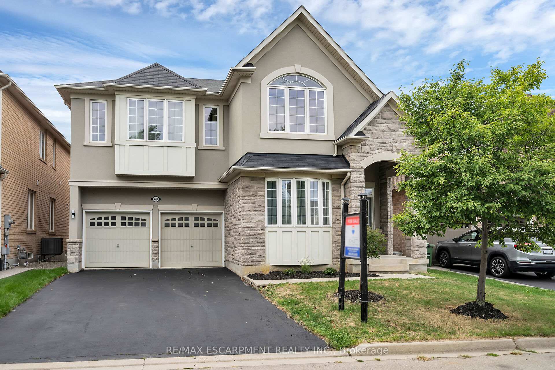 Photo 2 of 48 Montreal Circle, Hamilton, Winona Park — HOMEH