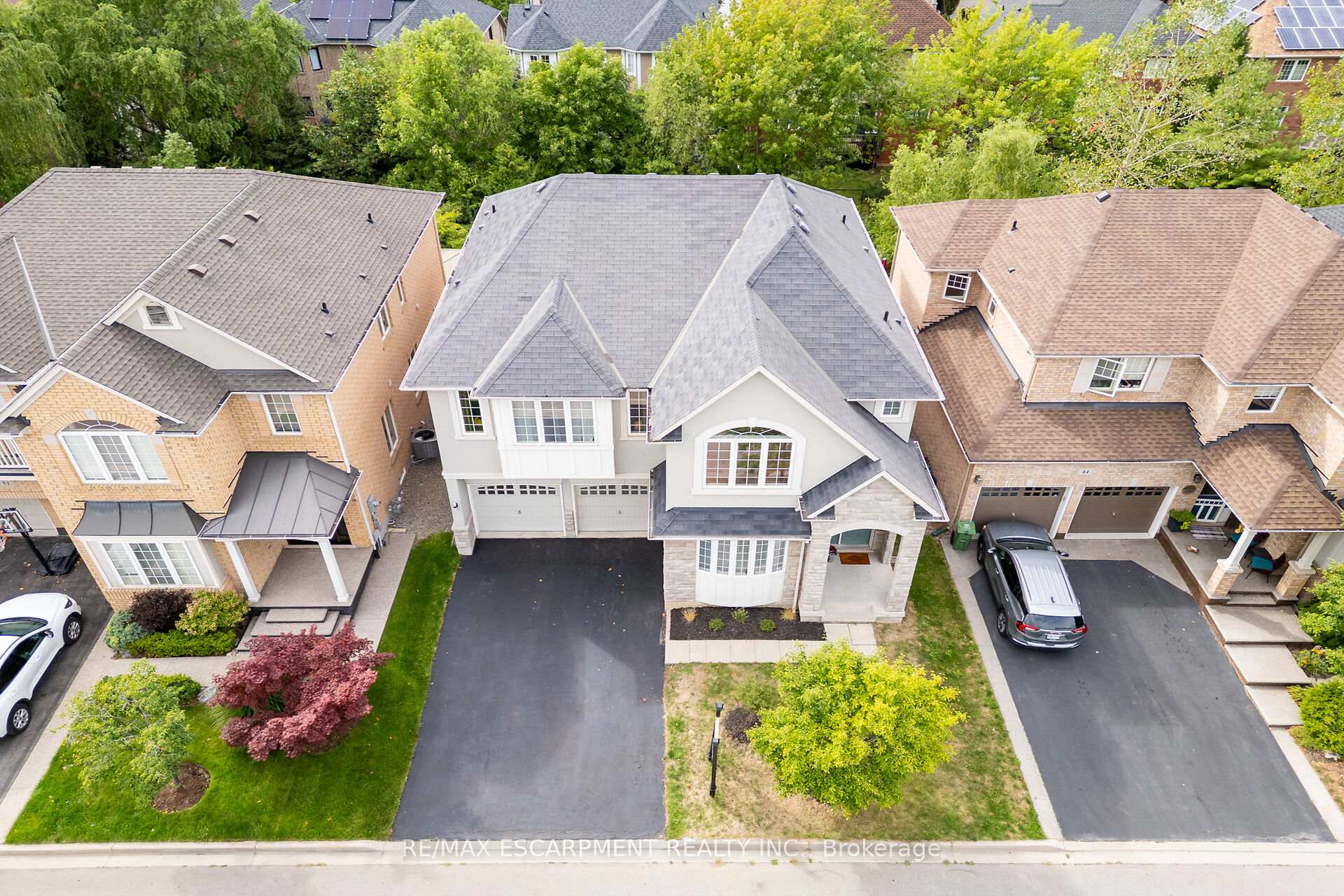 Photo 35 of 48 Montreal Circle, Hamilton, Winona Park — HOMEH