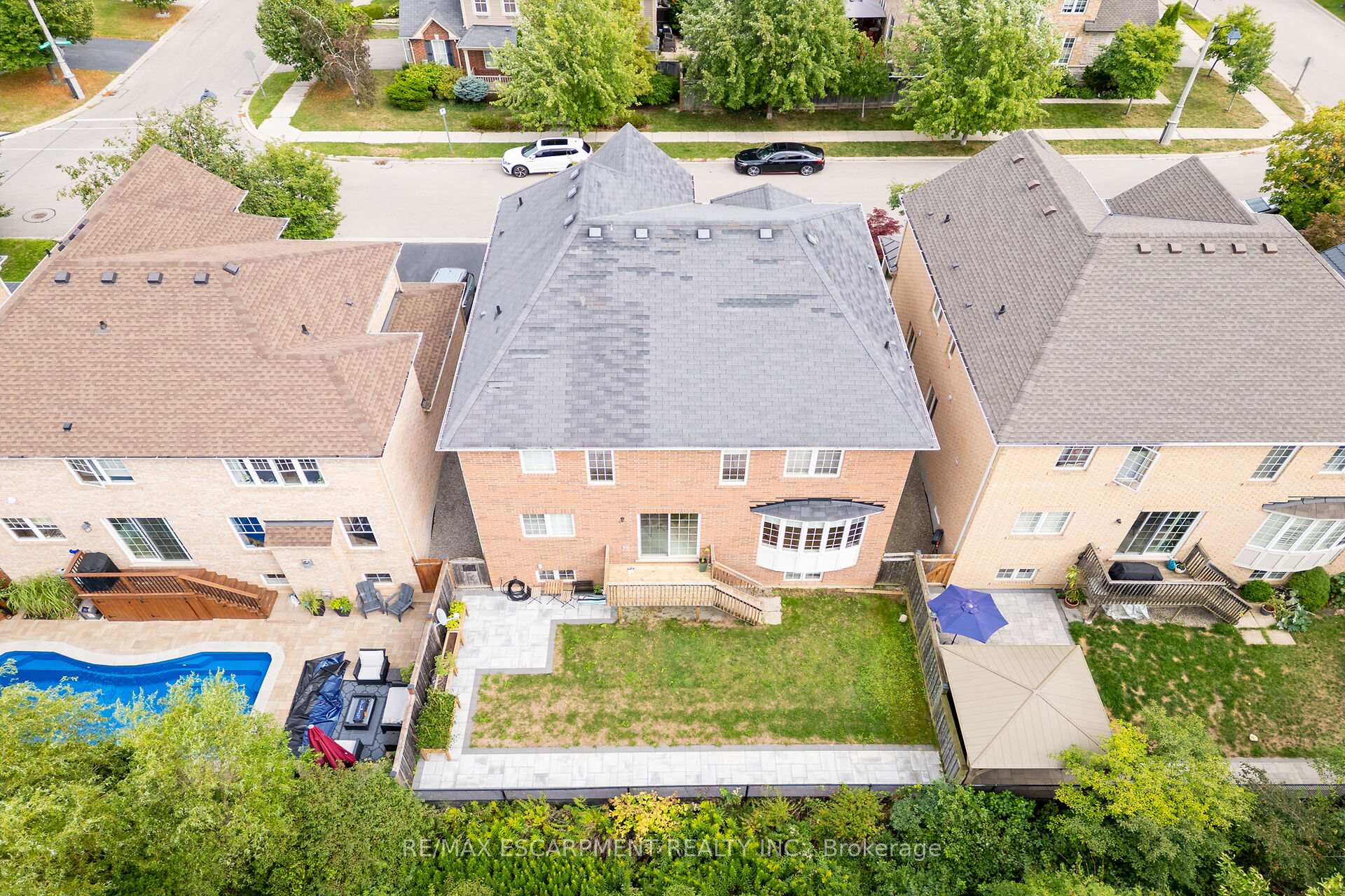 Photo 37 of 48 Montreal Circle, Hamilton, Winona Park — HOMEH