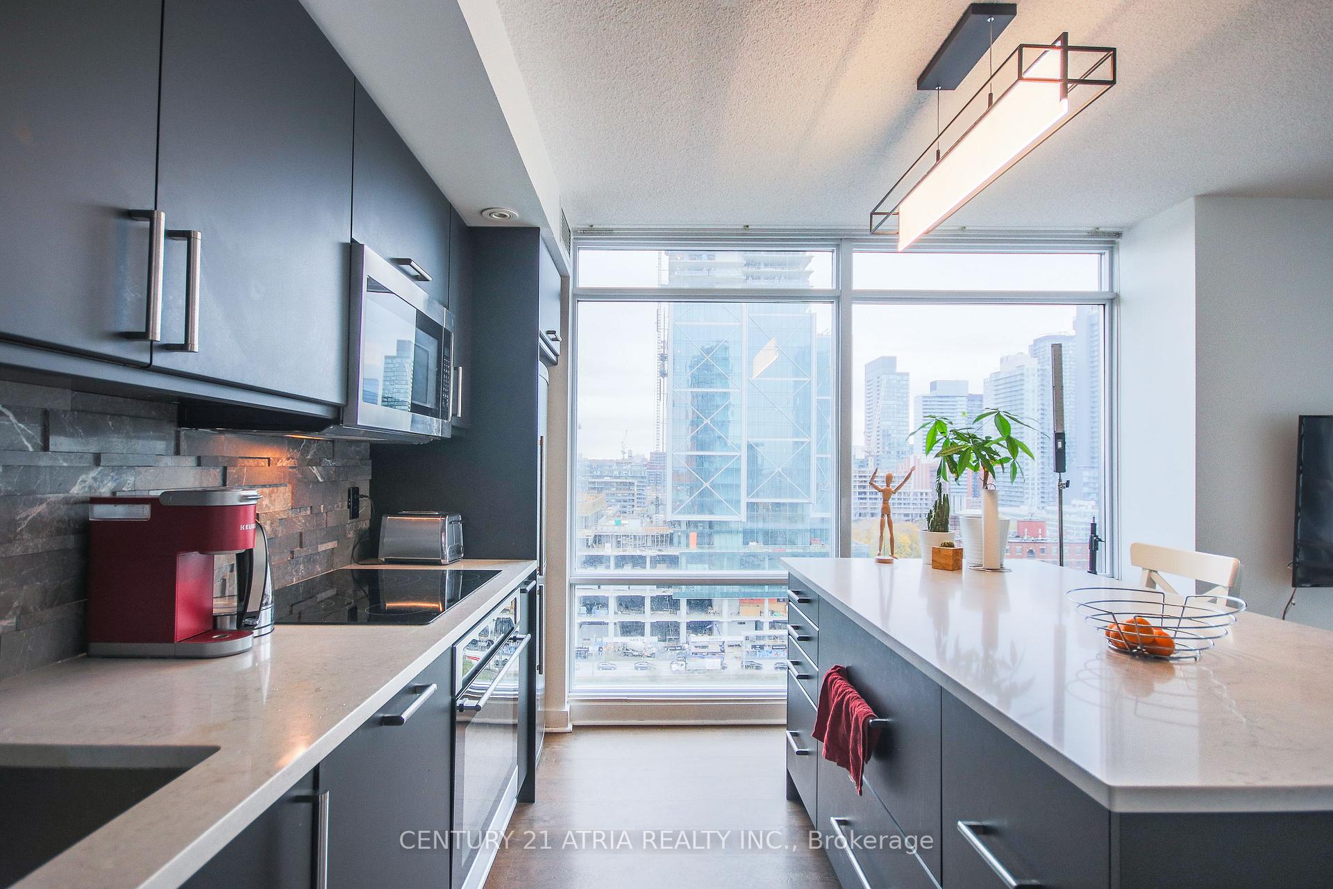 Photo 4 of Unit 1802, 25 Telegram Mews, Toronto, Waterfront Communities — HOMEH