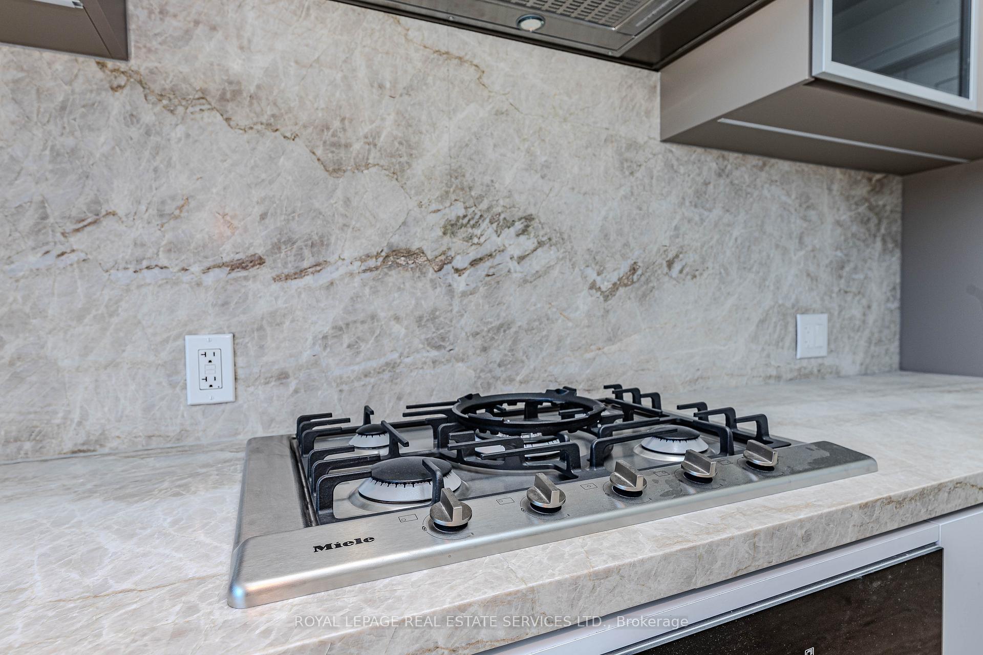 Photo 11 of Unit 605, 2 Forest Hill Road, Toronto, Forest Hill South — HOMEH