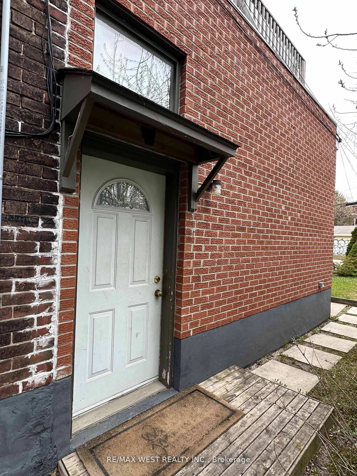 Photo 2 of Unit Main, 563 Ossington Avenue, Toronto, Palmerston-Little Italy — HOMEH