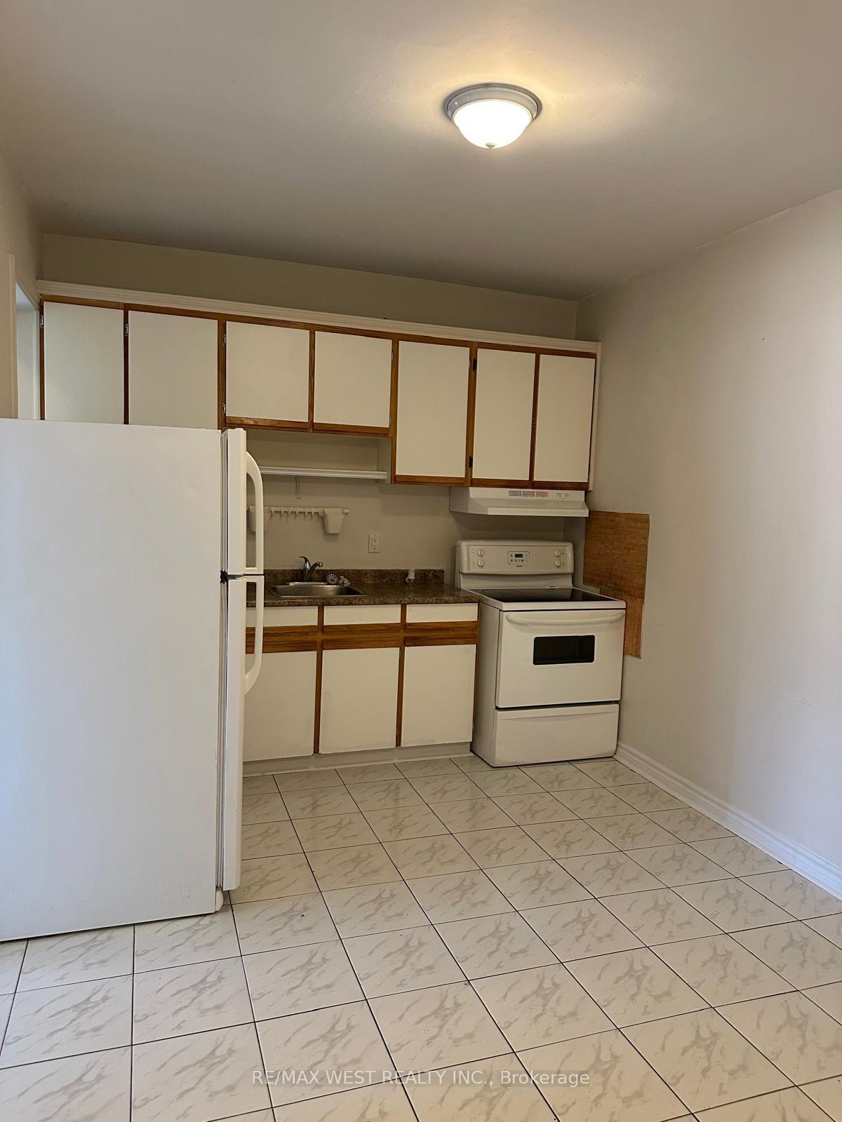 Photo 10 of Unit Main, 563 Ossington Avenue, Toronto, Palmerston-Little Italy — HOMEH