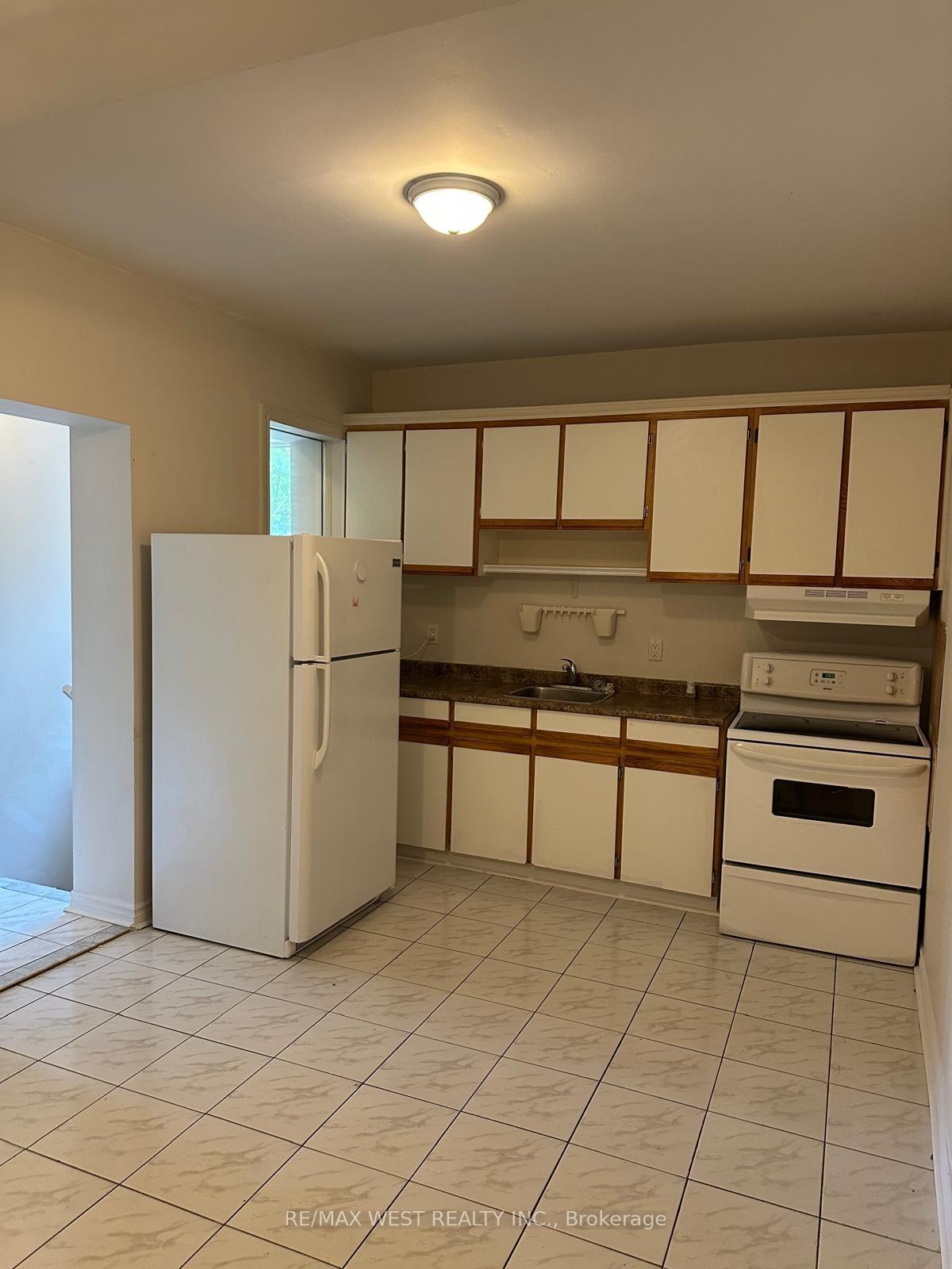 Photo 11 of Unit Main, 563 Ossington Avenue, Toronto, Palmerston-Little Italy — HOMEH