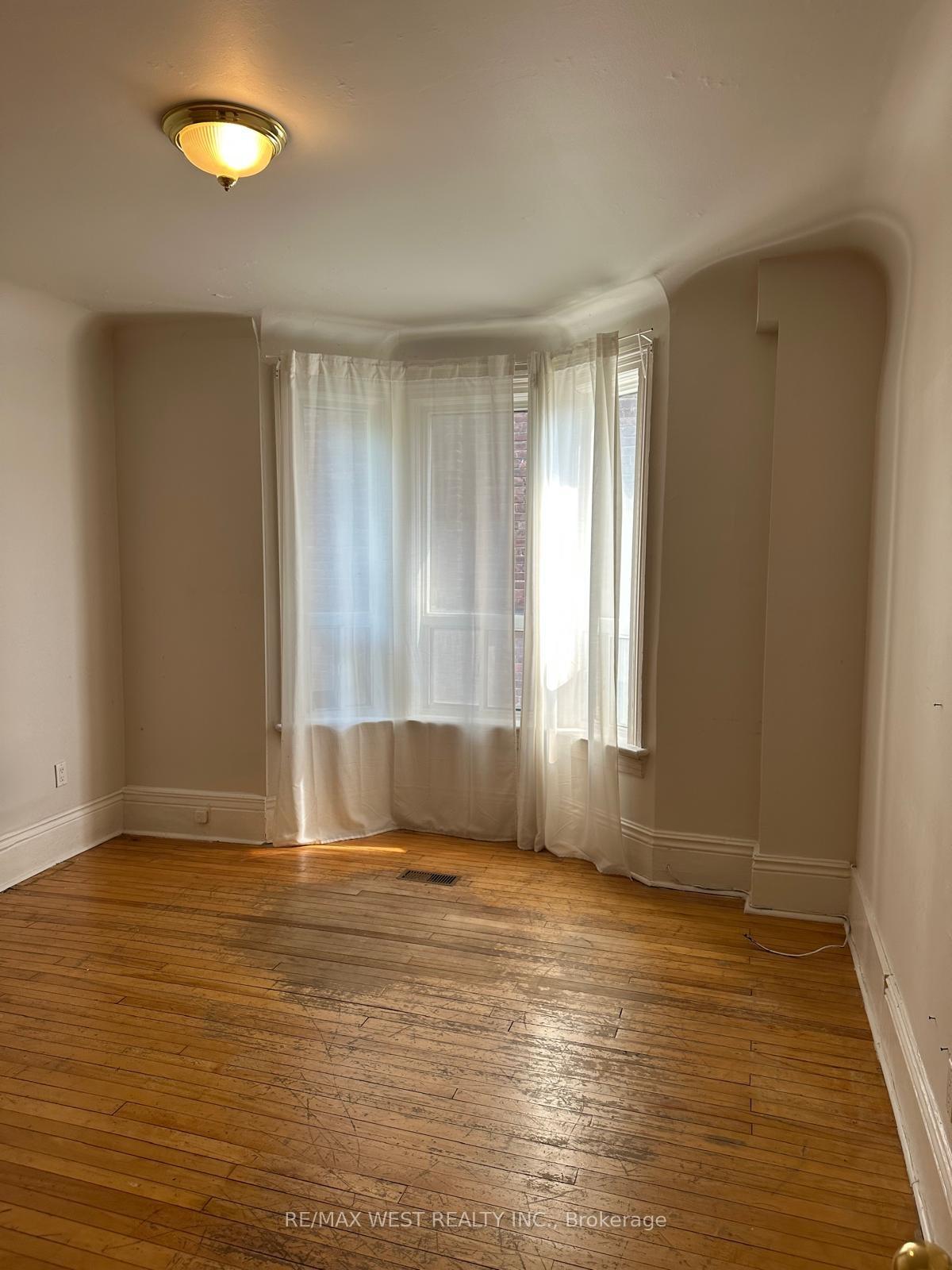 Photo 15 of Unit Main, 563 Ossington Avenue, Toronto, Palmerston-Little Italy — HOMEH