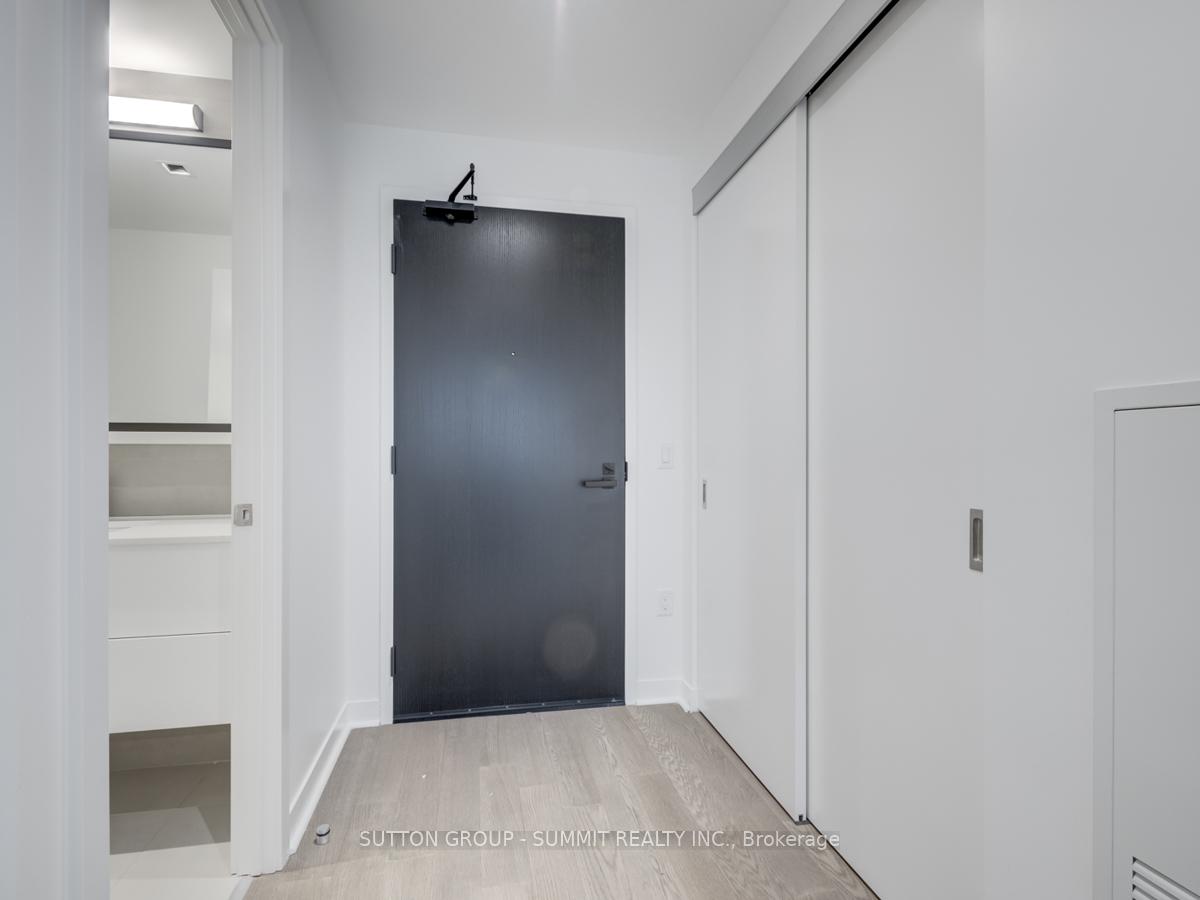 Photo 2 of Unit 1002, 501 Adelaide Street W, Toronto, Waterfront Communities — HOMEH