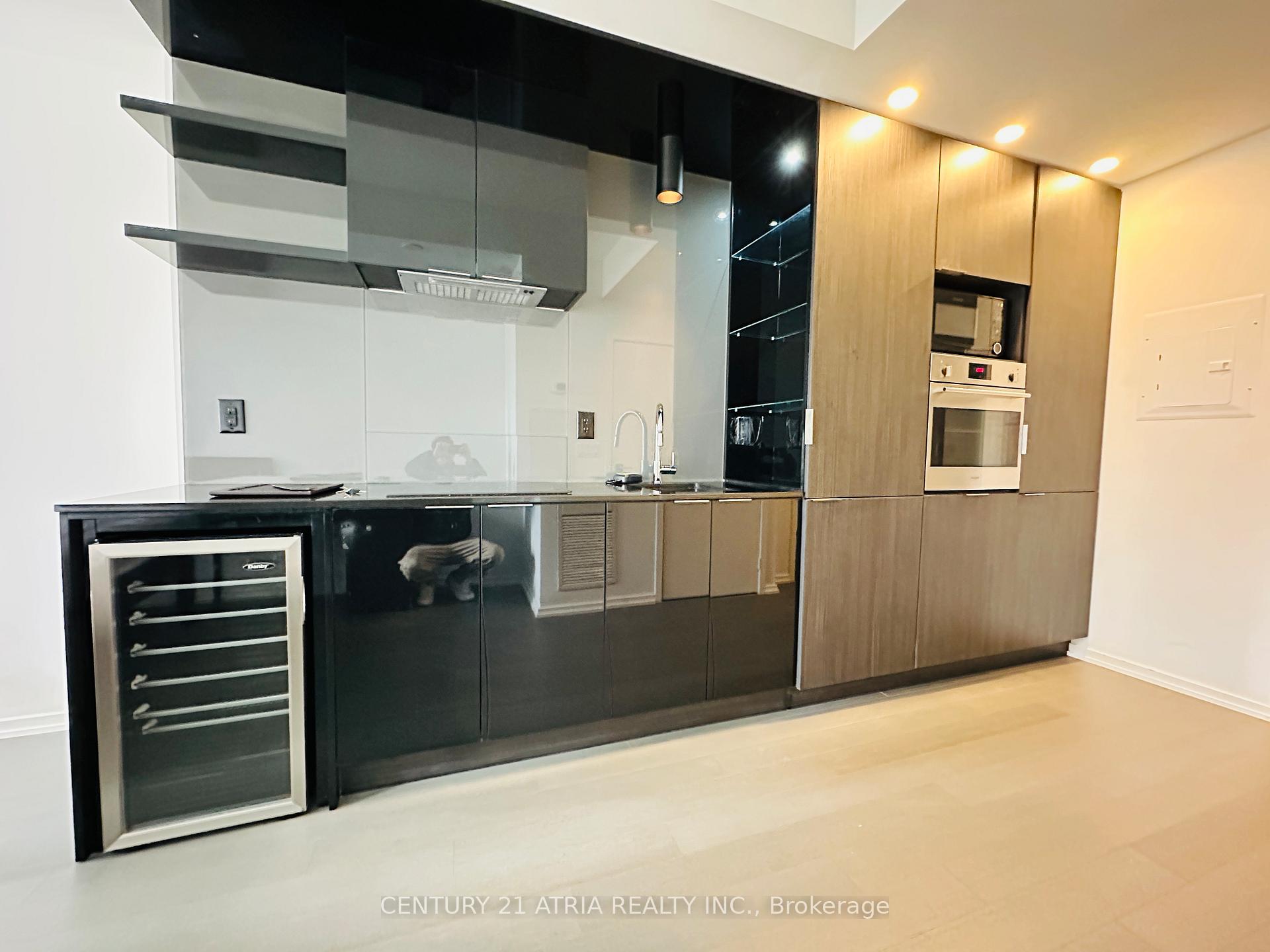 Photo 2 of Unit 1604, 70 Temperance Street, Toronto, Bay Street Corridor — HOMEH