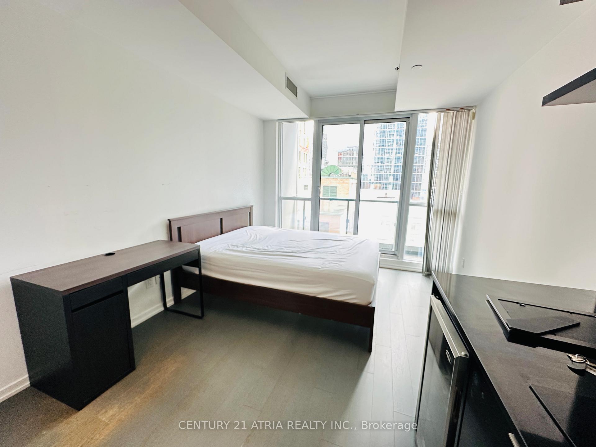 Photo 4 of Unit 1604, 70 Temperance Street, Toronto, Bay Street Corridor — HOMEH