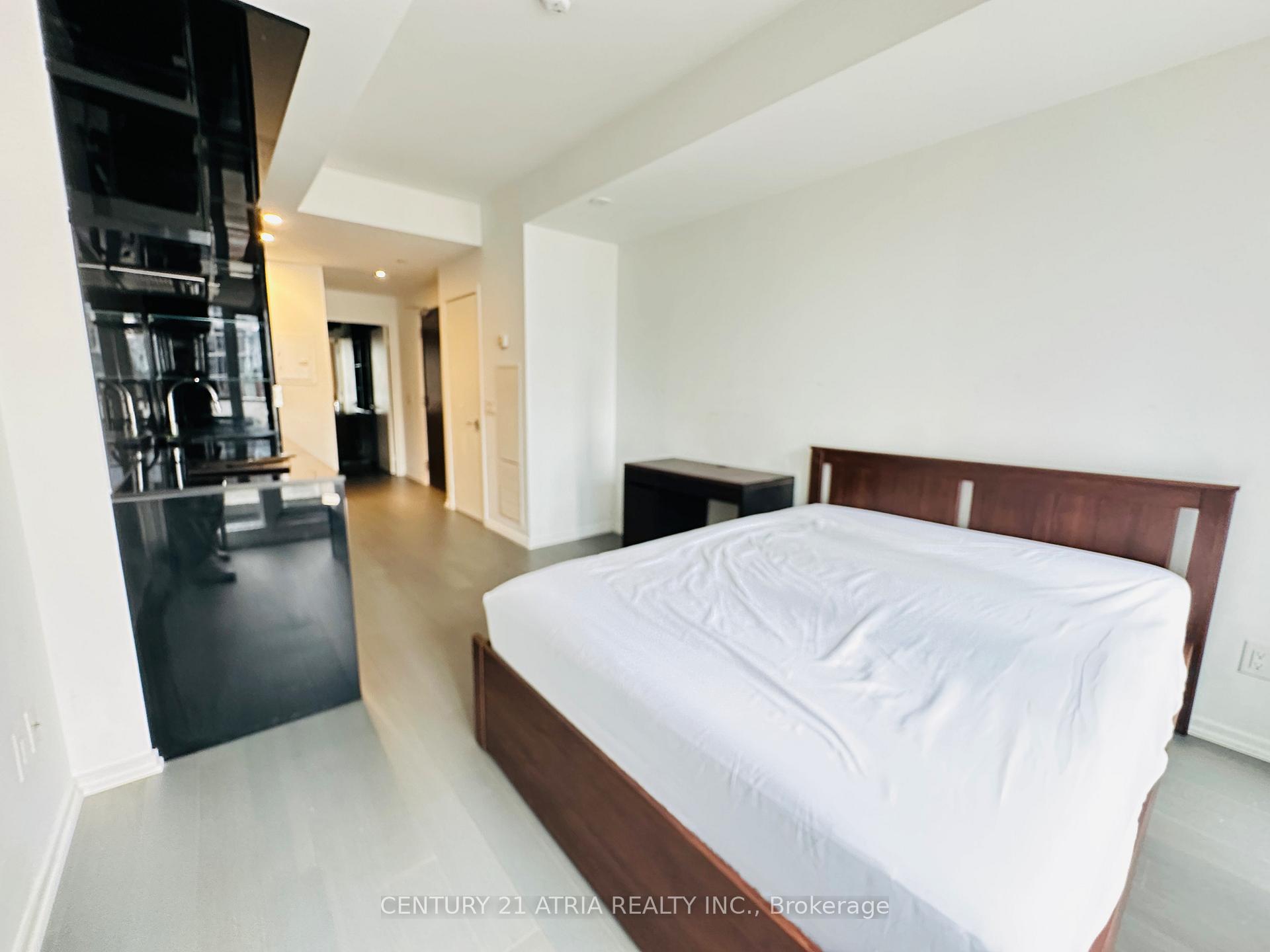 Photo 5 of Unit 1604, 70 Temperance Street, Toronto, Bay Street Corridor — HOMEH
