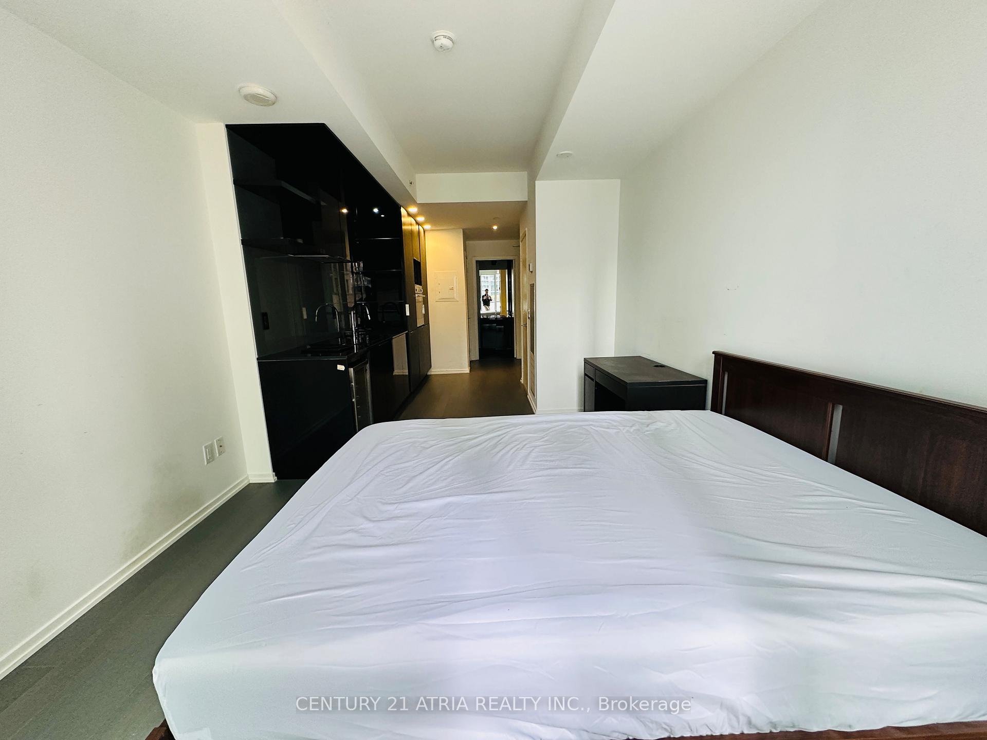 Photo 6 of Unit 1604, 70 Temperance Street, Toronto, Bay Street Corridor — HOMEH