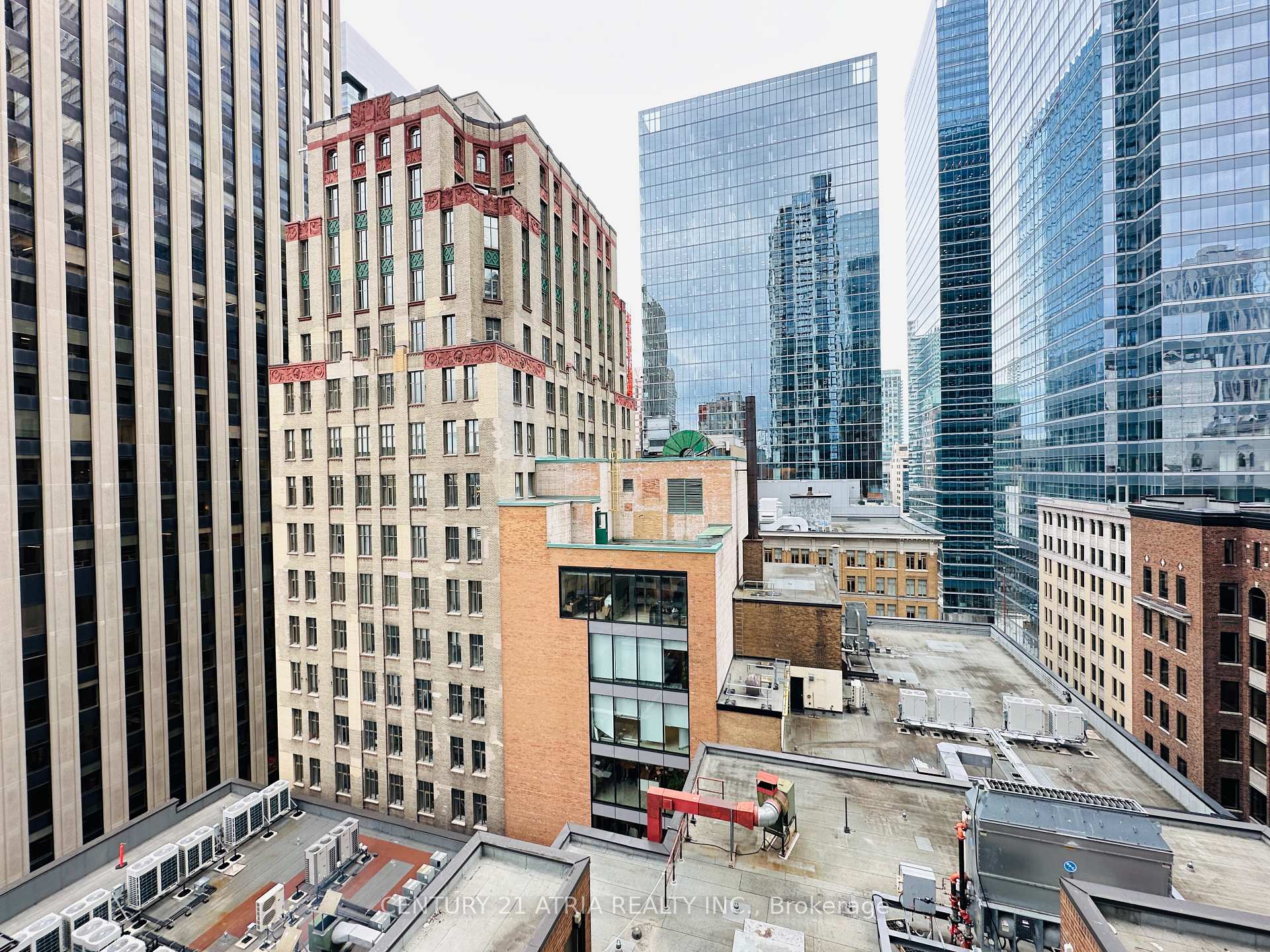 Photo 9 of Unit 1604, 70 Temperance Street, Toronto, Bay Street Corridor — HOMEH