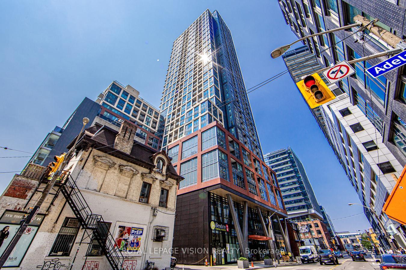 Front of Unit 619, 108 Peter Street