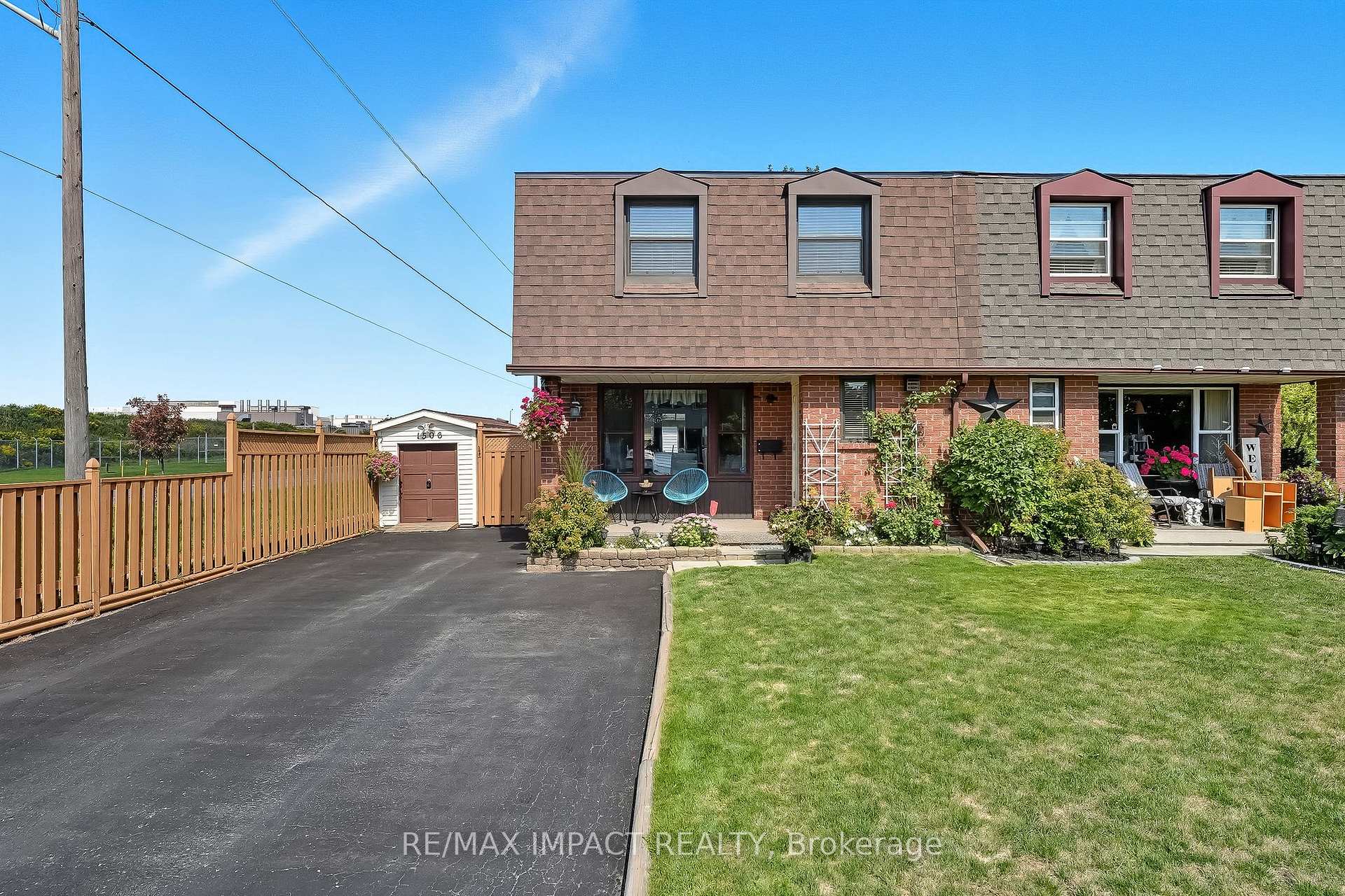 Front of 1506 Fenelon Crescent
