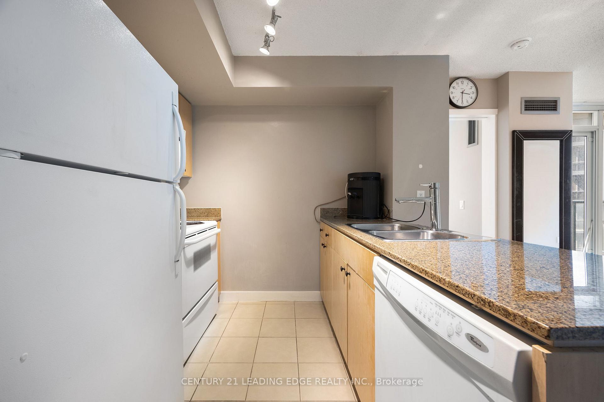 Photo 15 of Unit 2011, 373 Front Street, Toronto, Waterfront Communities — HOMEH