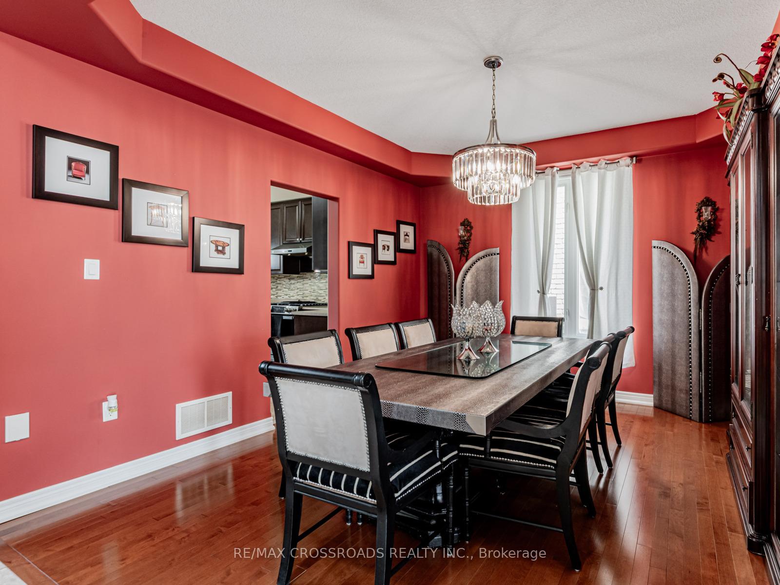 Photo 7 of 10 Parisian Crescent, Barrie, Innis-Shore — HOMEH