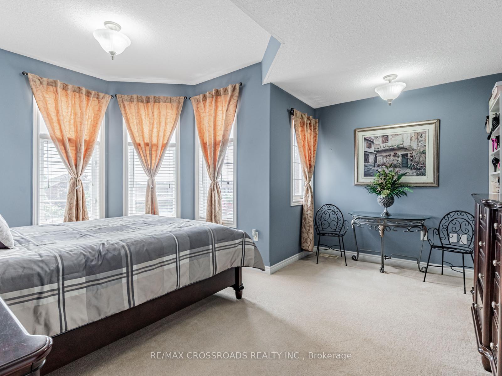 Photo 29 of 10 Parisian Crescent, Barrie, Innis-Shore — HOMEH