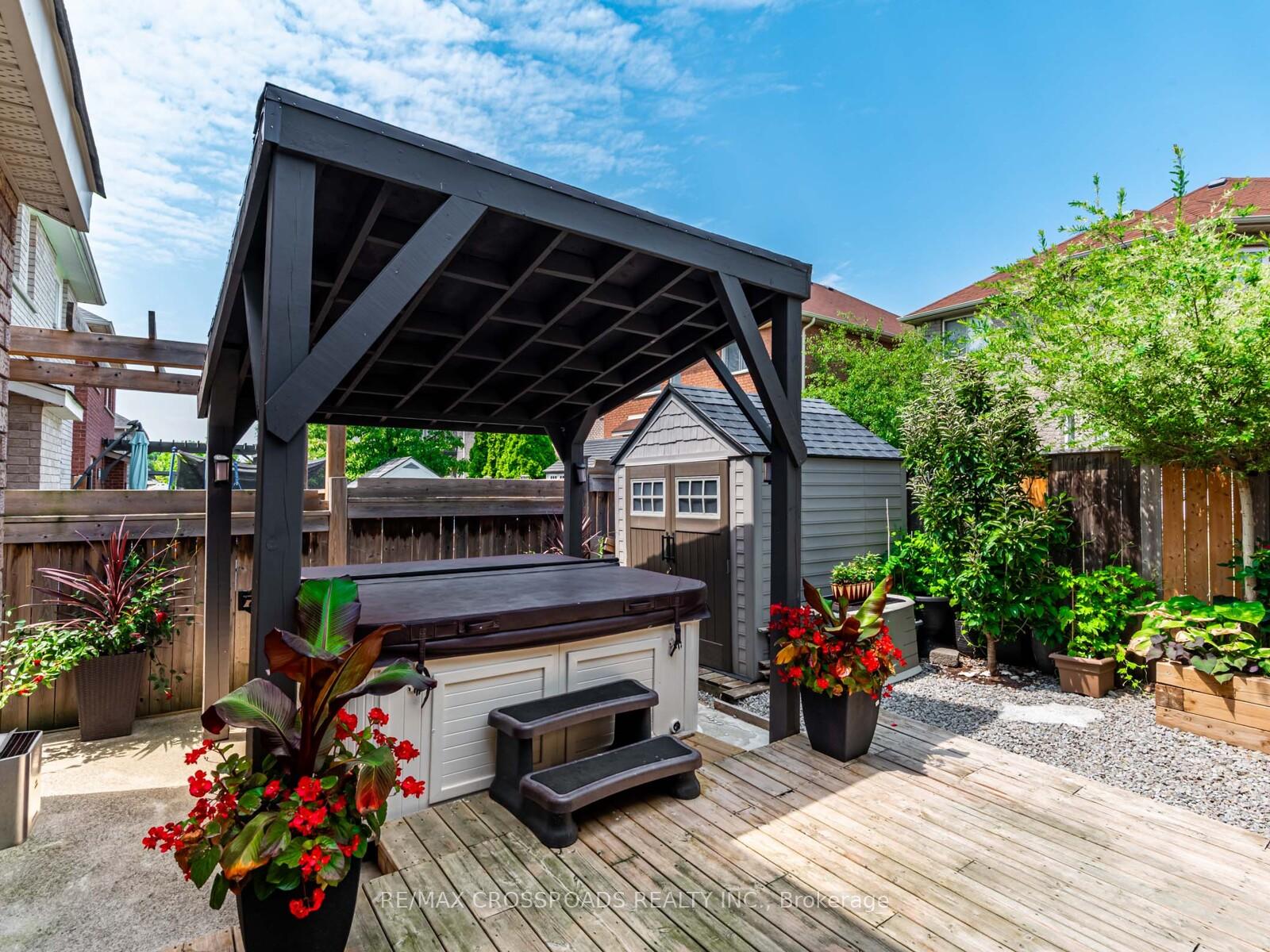 Photo 41 of 10 Parisian Crescent, Barrie, Innis-Shore — HOMEH