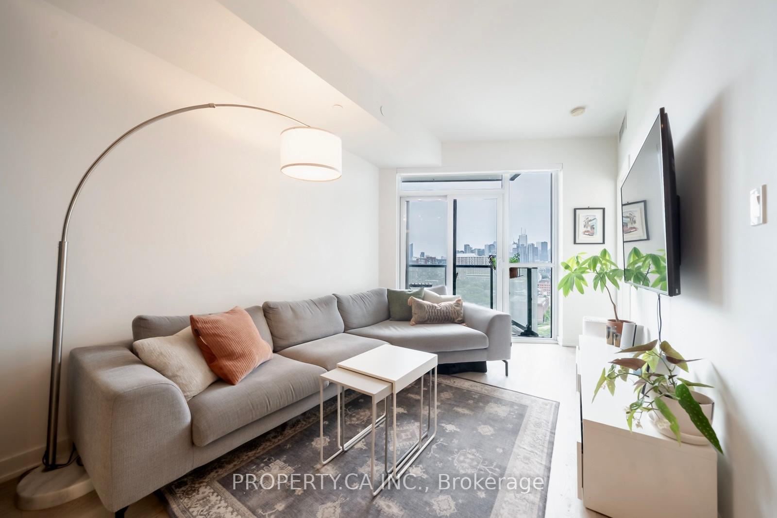 Photo 6 of Unit 1310, 50 Ordnance Street, Toronto, Niagara — HOMEH