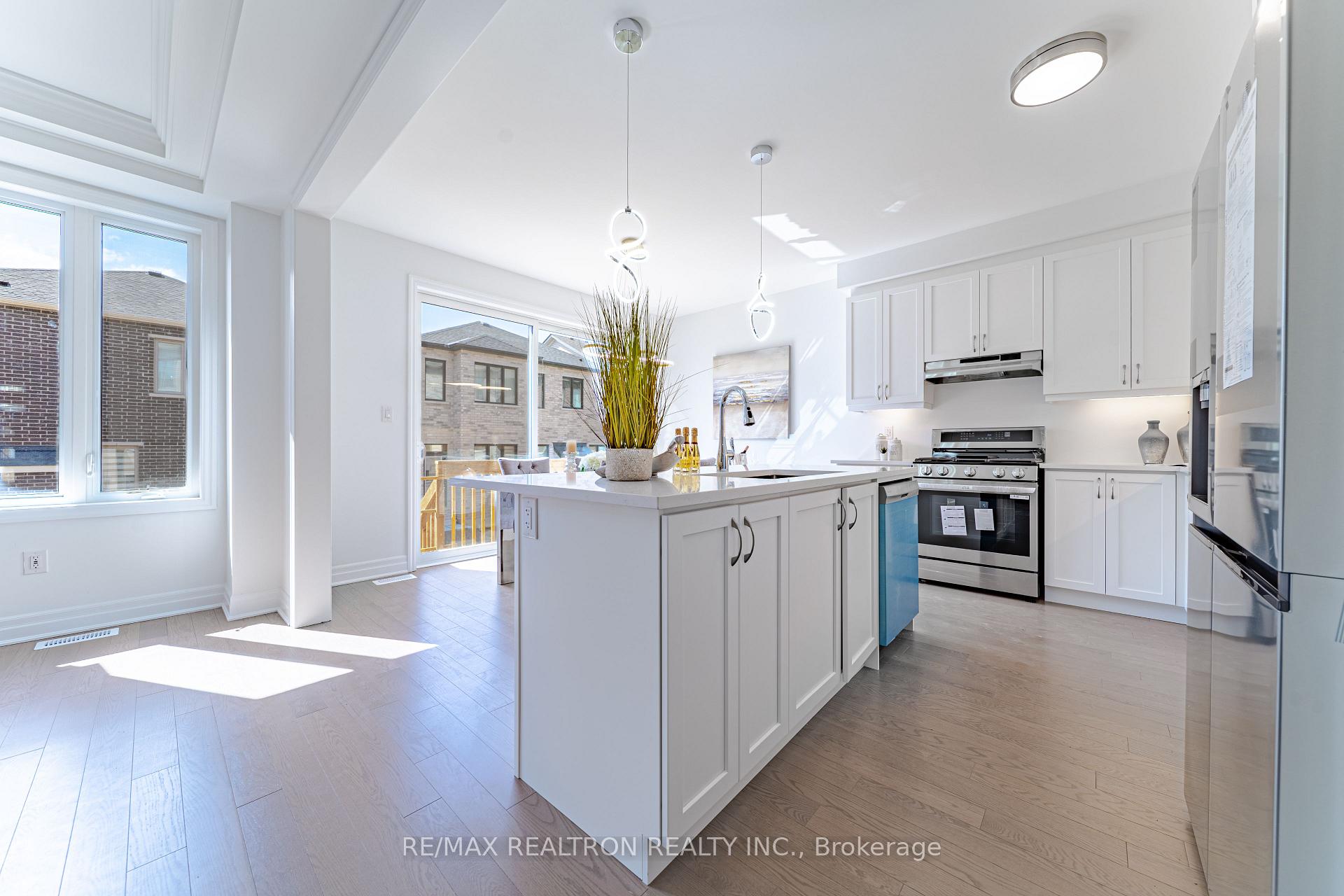 Photo 32 of 63 Greenridge Crescent, Markham, Victoria Square — HOMEH