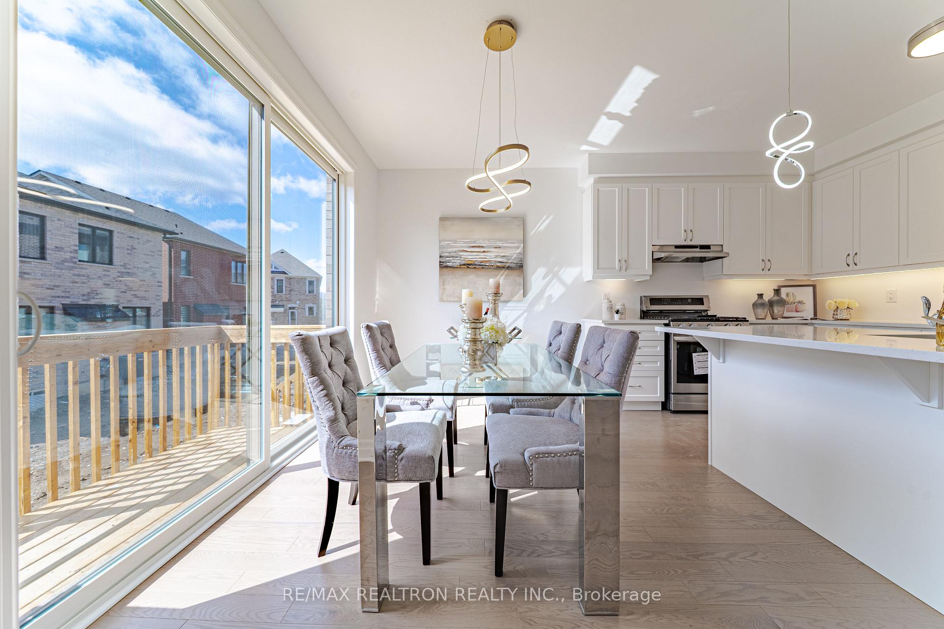 Photo 33 of 63 Greenridge Crescent, Markham, Victoria Square — HOMEH