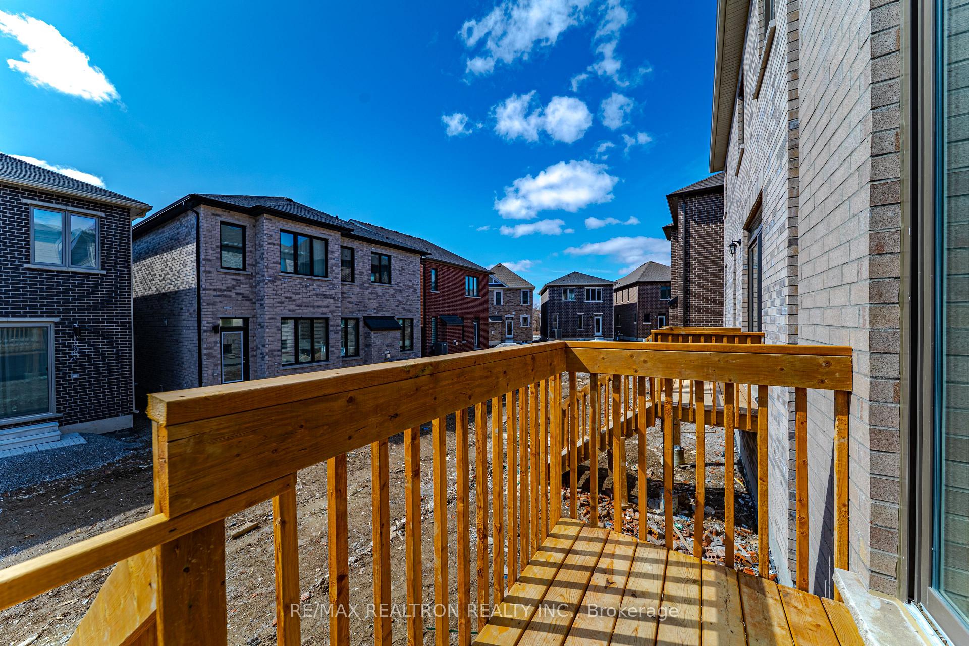 Photo 81 of 63 Greenridge Crescent, Markham, Victoria Square — HOMEH