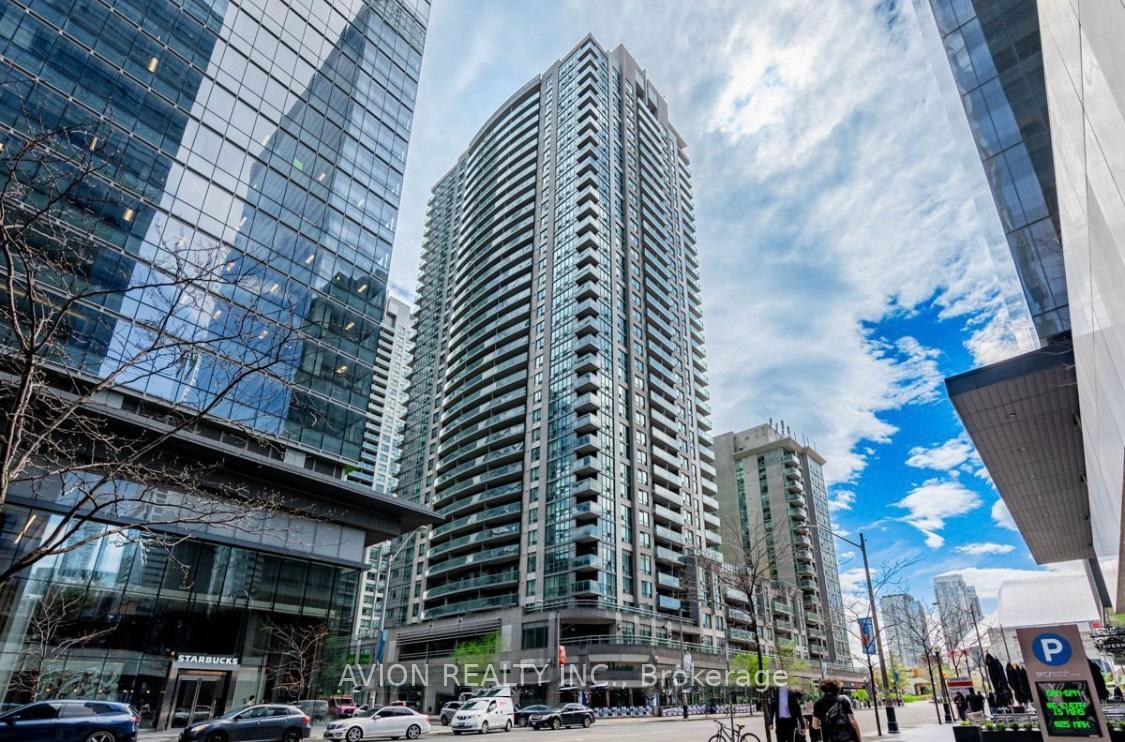 Photo 2 of Unit 803, 30 Grand Trunk Crescent, Toronto, Waterfront Communities — HOMEH