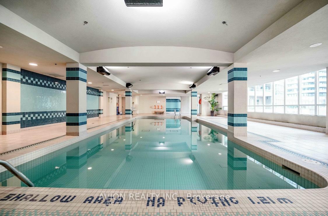 Photo 4 of Unit 803, 30 Grand Trunk Crescent, Toronto, Waterfront Communities — HOMEH