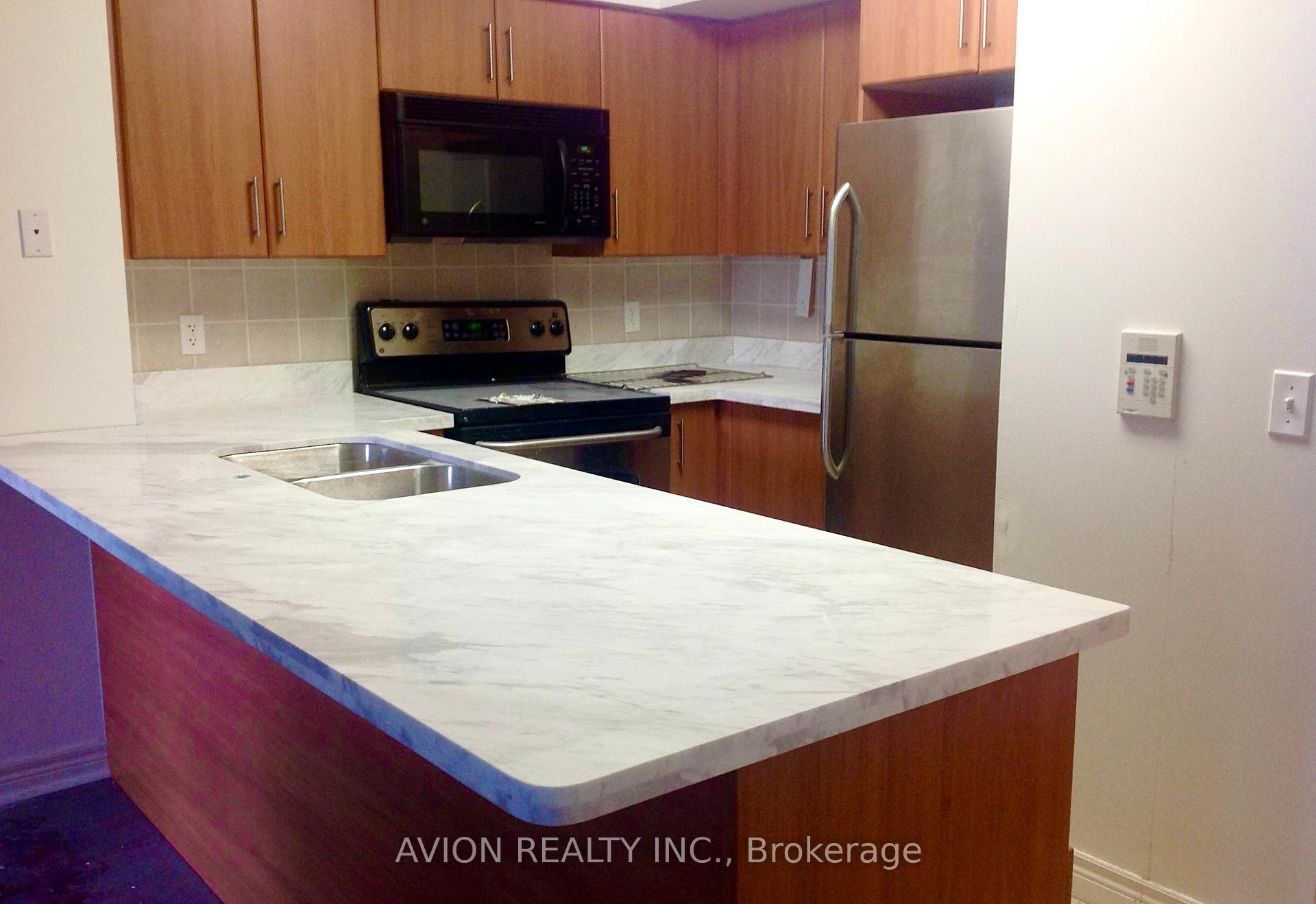 Photo 8 of Unit 803, 30 Grand Trunk Crescent, Toronto, Waterfront Communities — HOMEH