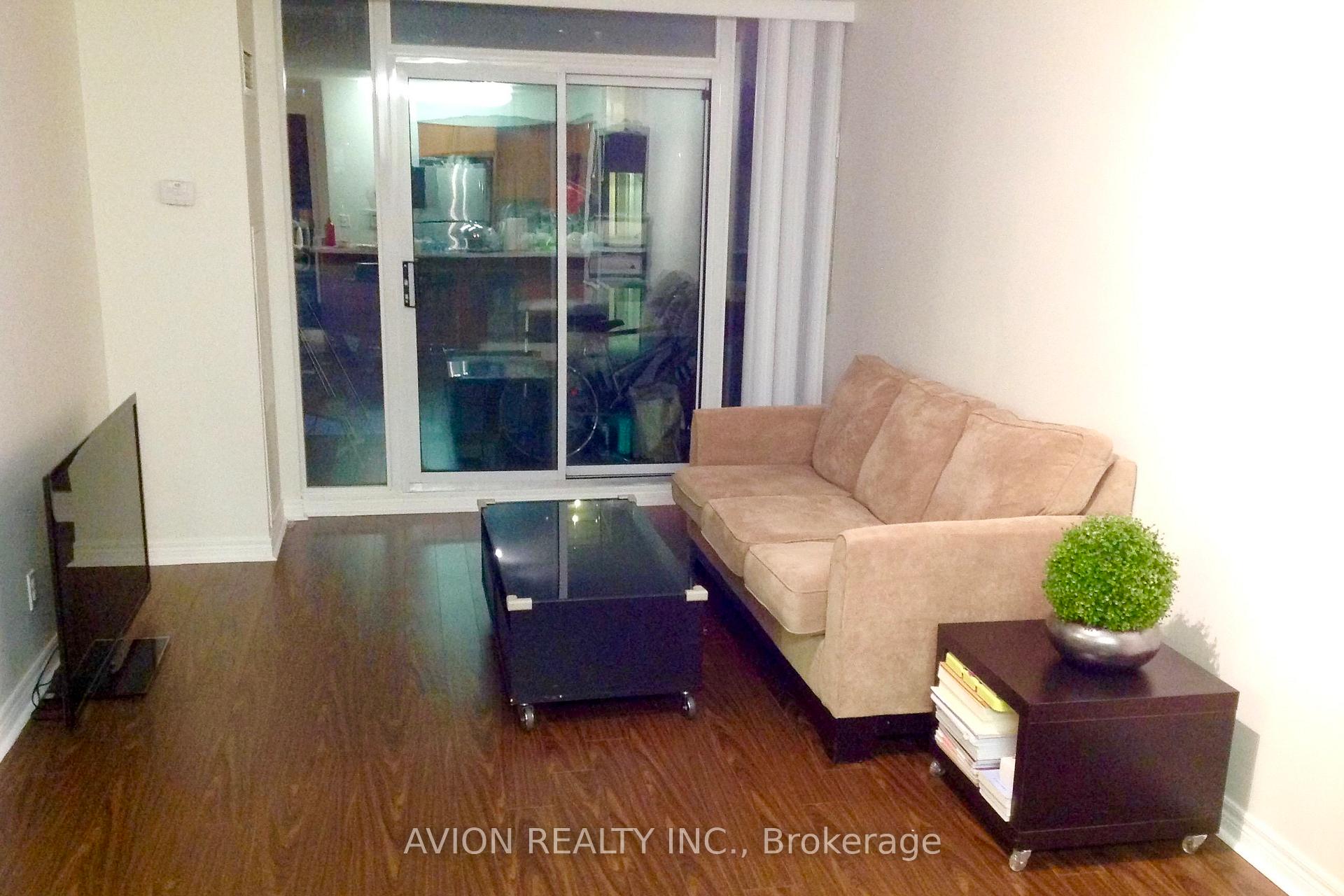Photo 10 of Unit 803, 30 Grand Trunk Crescent, Toronto, Waterfront Communities — HOMEH