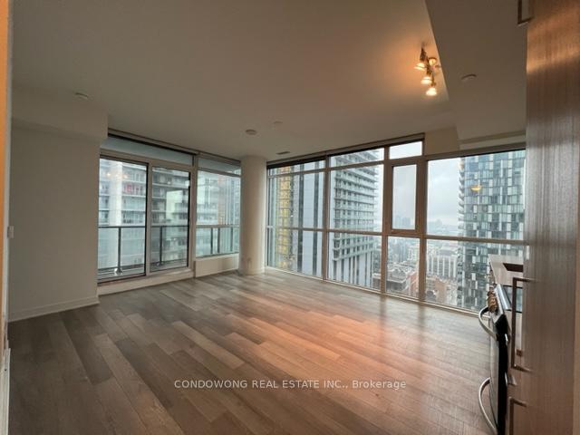 Photo 4 of Unit 2811, 290 Adelaide Street W, Toronto, Waterfront Communities — HOMEH