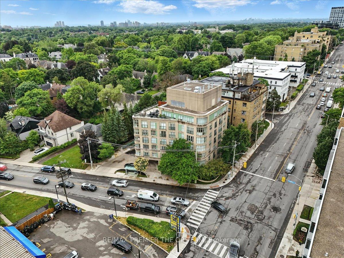 Photo 4 of Unit 401, 800 Spadina Road, Toronto, Forest Hill South — HOMEH