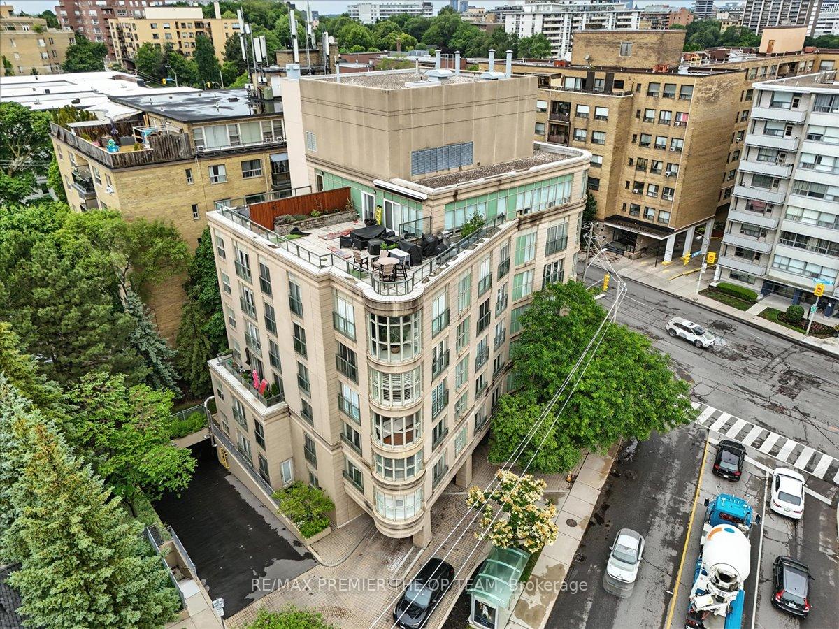 Photo 5 of Unit 401, 800 Spadina Road, Toronto, Forest Hill South — HOMEH