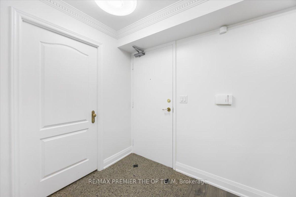 Photo 6 of Unit 401, 800 Spadina Road, Toronto, Forest Hill South — HOMEH