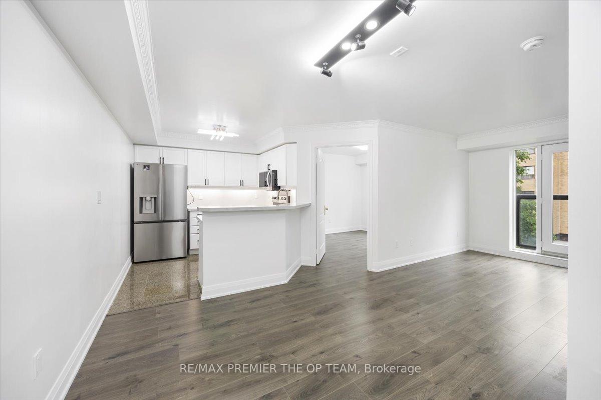 Photo 7 of Unit 401, 800 Spadina Road, Toronto, Forest Hill South — HOMEH