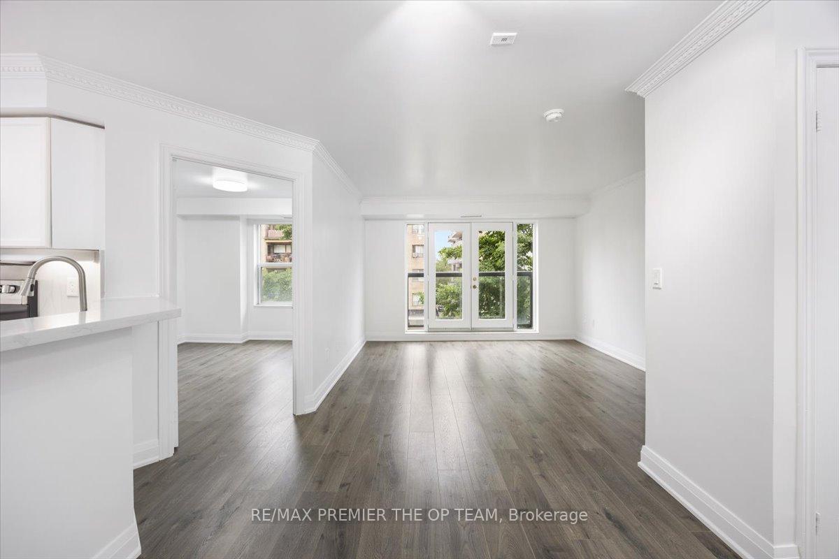 Photo 10 of Unit 401, 800 Spadina Road, Toronto, Forest Hill South — HOMEH