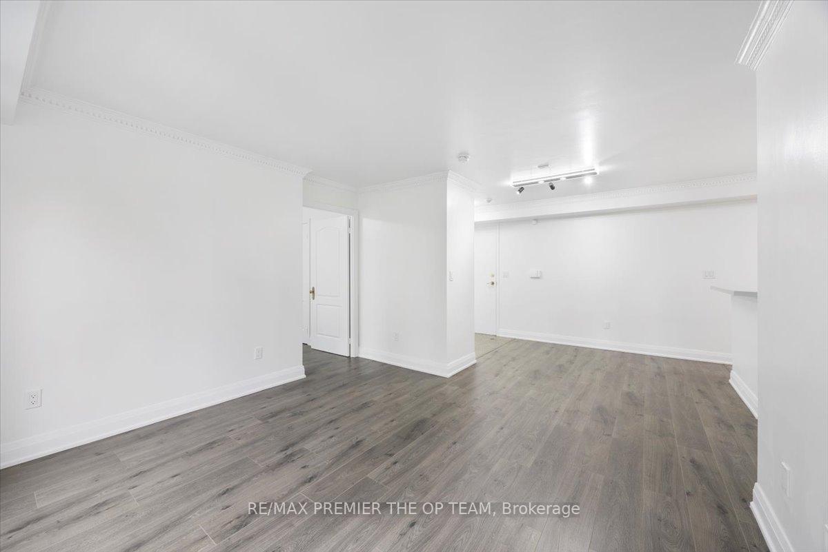 Photo 12 of Unit 401, 800 Spadina Road, Toronto, Forest Hill South — HOMEH