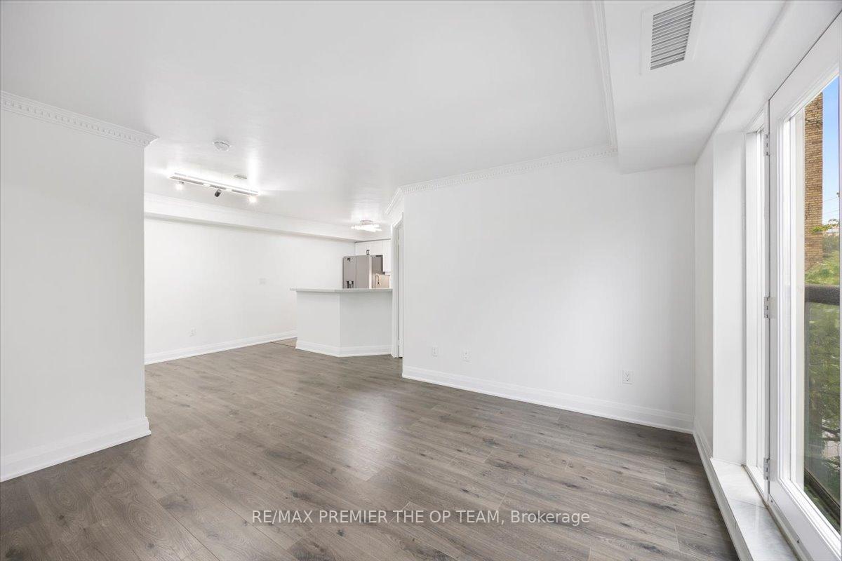 Photo 13 of Unit 401, 800 Spadina Road, Toronto, Forest Hill South — HOMEH