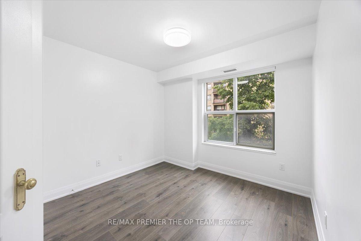 Photo 16 of Unit 401, 800 Spadina Road, Toronto, Forest Hill South — HOMEH