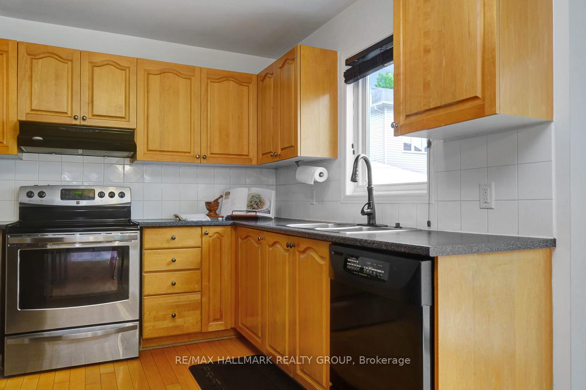 Photo 17 of 6 Stonepointe Avenue, Ottawa, Barrhaven East — HOMEH